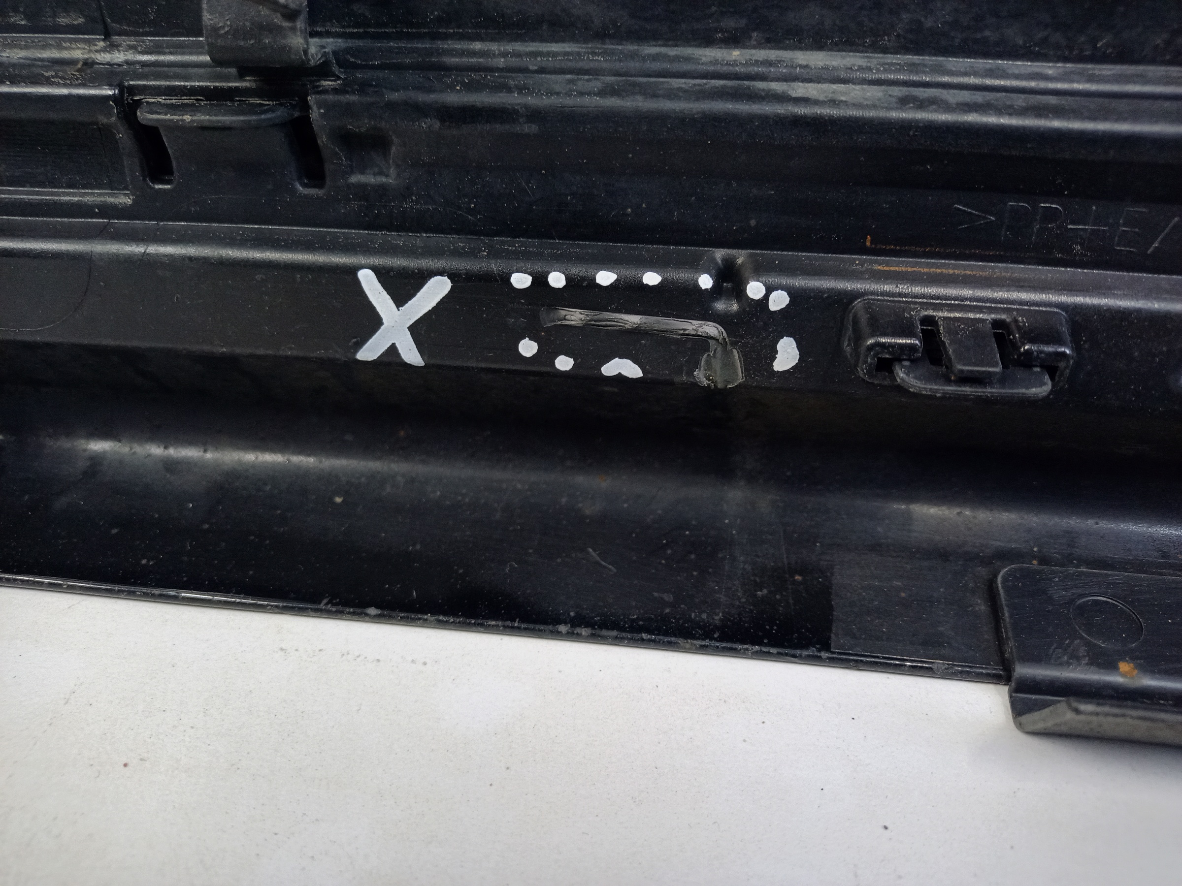 Накладка заднего бампера Toyota Land Cruiser 200 Restail 2 Executive