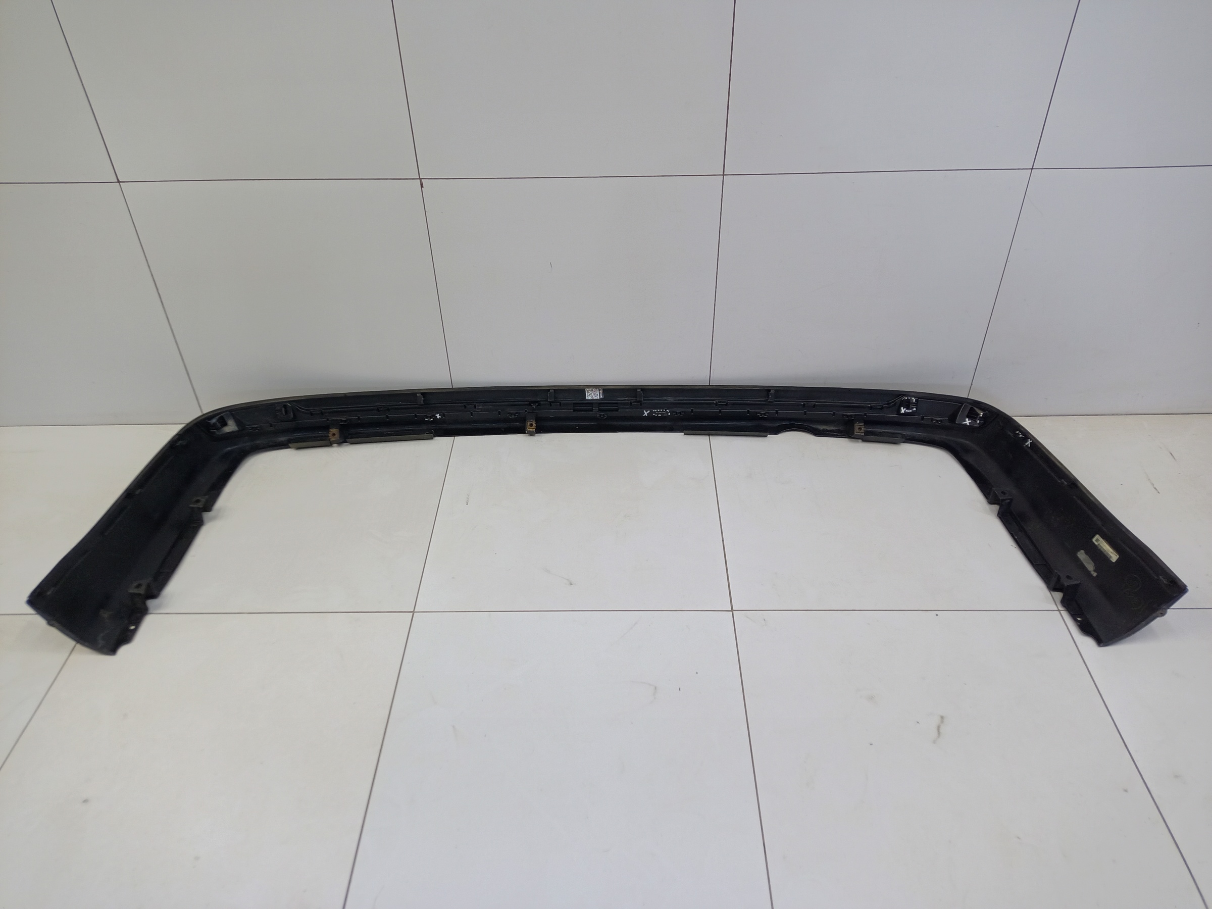 Накладка заднего бампера Toyota Land Cruiser 200 Restail 2 Executive