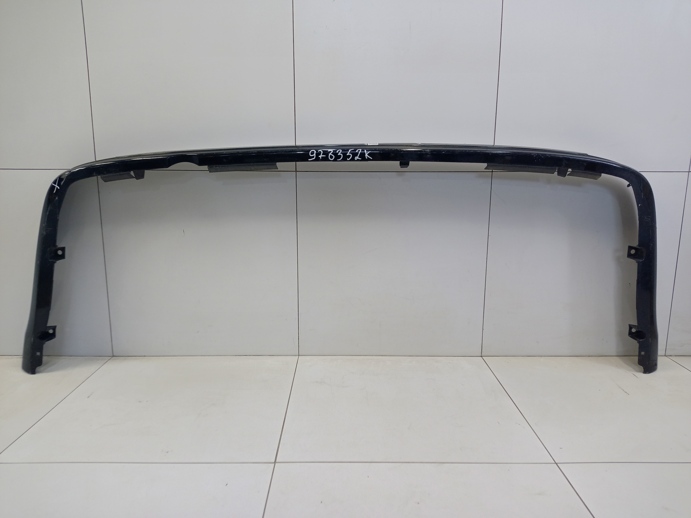 Накладка заднего бампера Toyota Land Cruiser 200 Restail 2 Executive