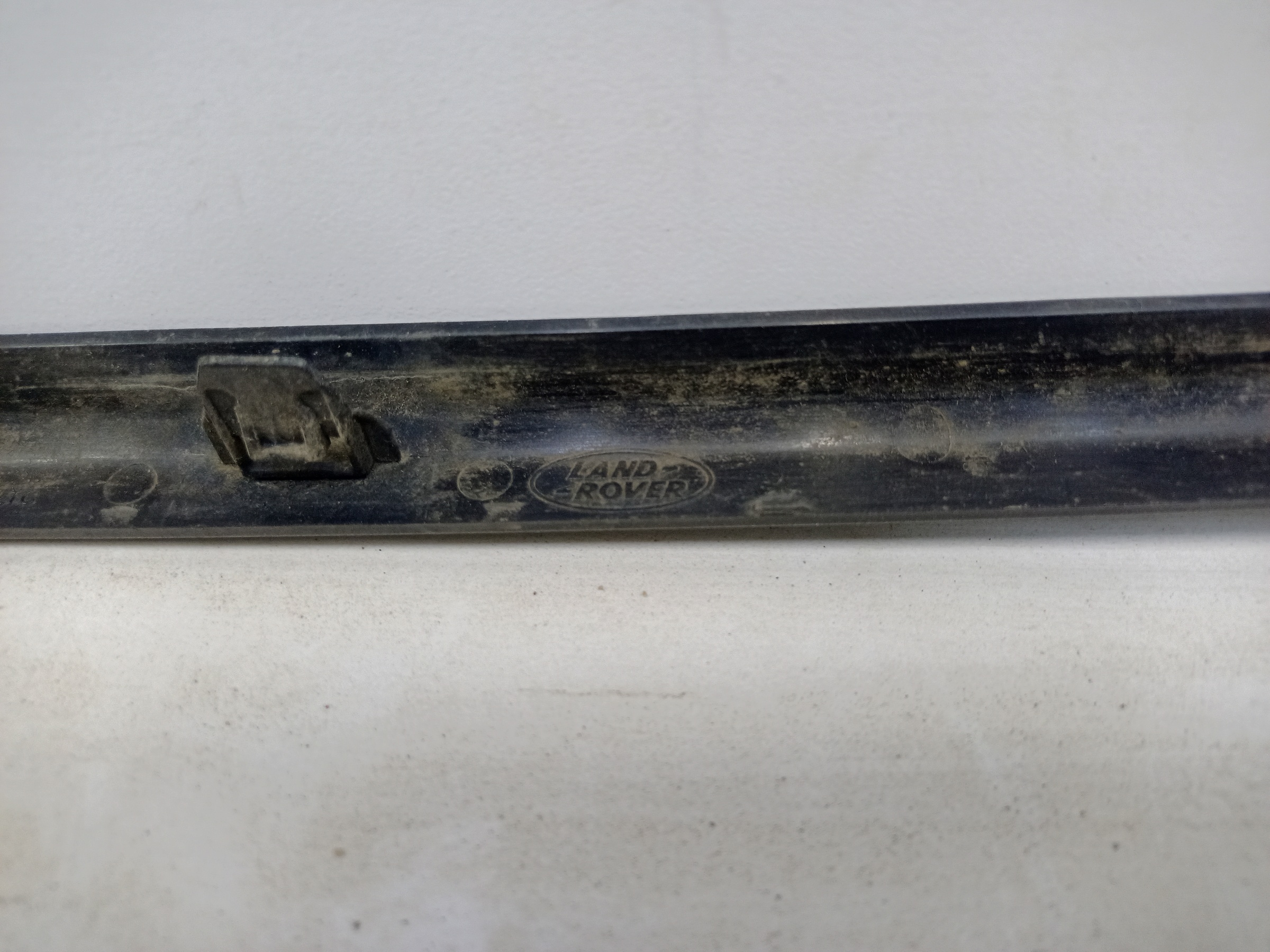 Накладка переднего бампера центральная Land Rover Range Rover 4