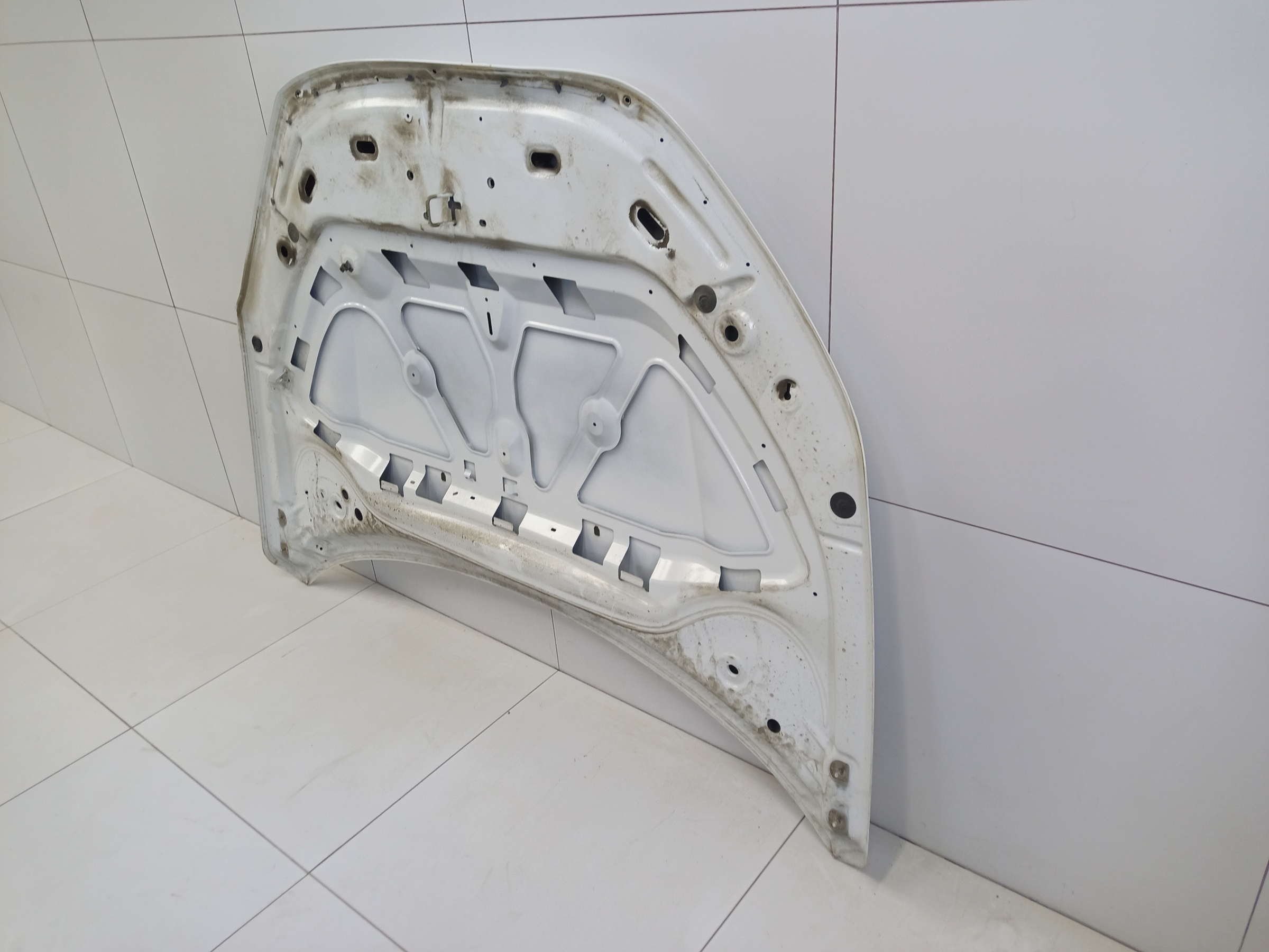 Капот Lada Vesta