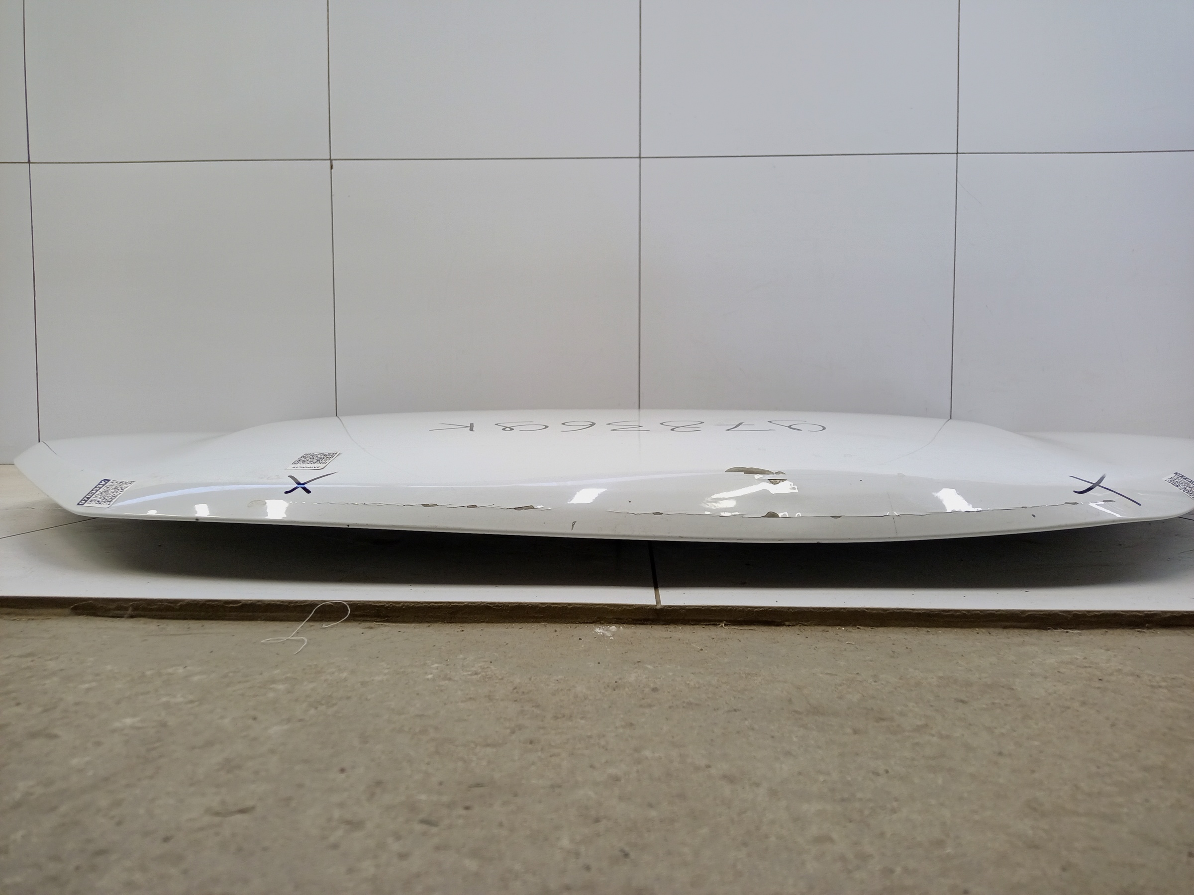 Капот Lada Vesta