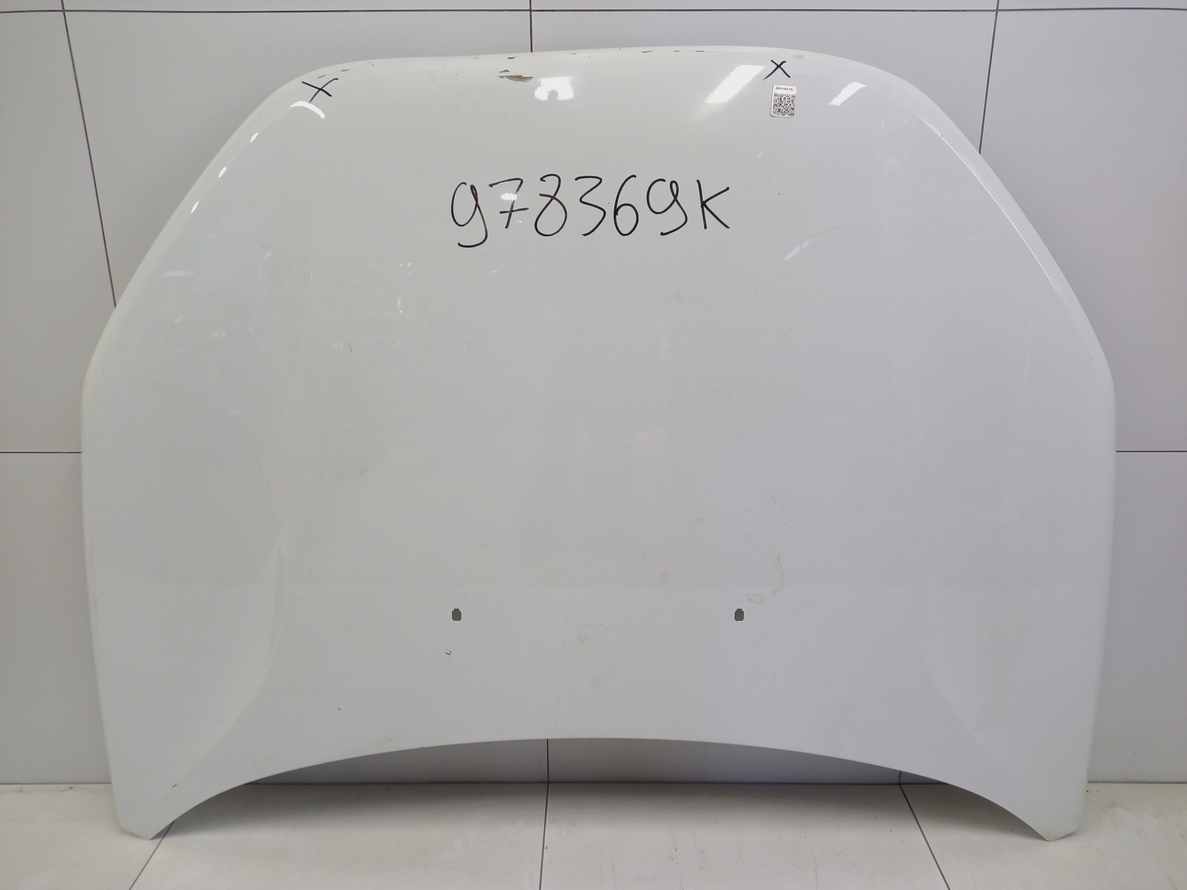 Капот Lada Vesta