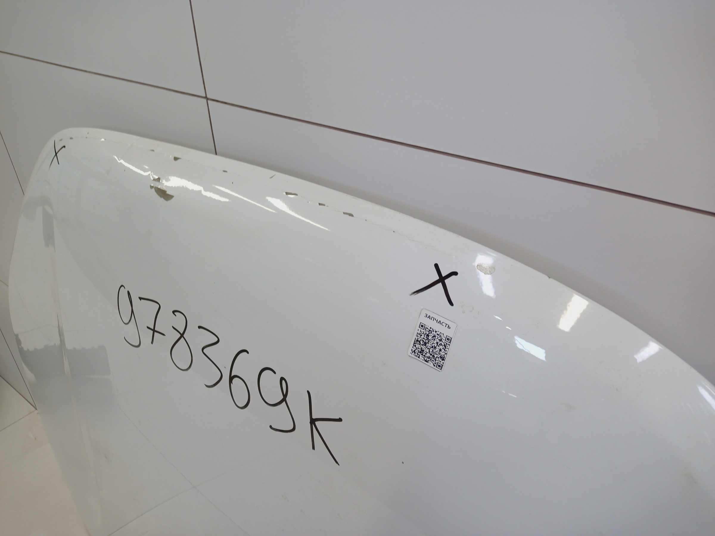 Капот Lada Vesta