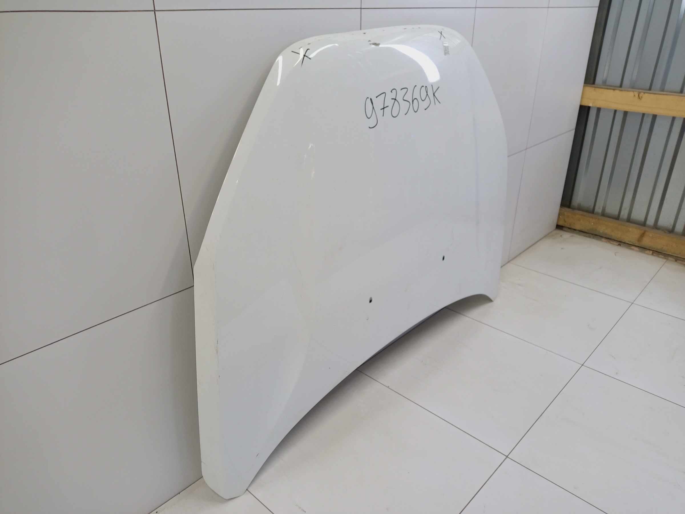 Капот Lada Vesta