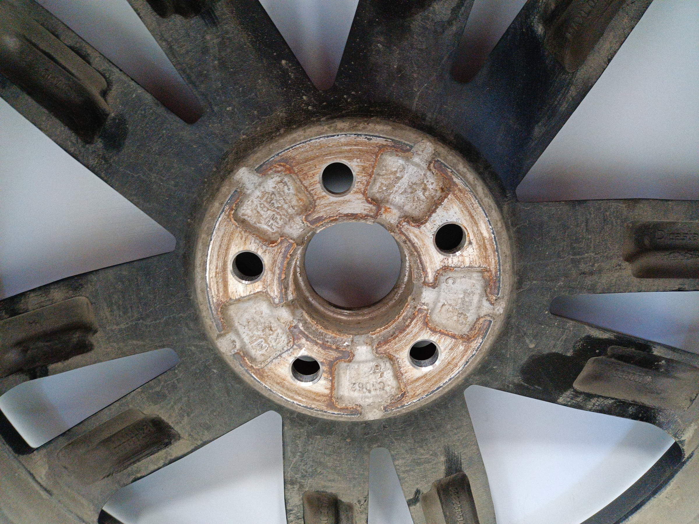 Диск колеса литой Geely Monjaro R20