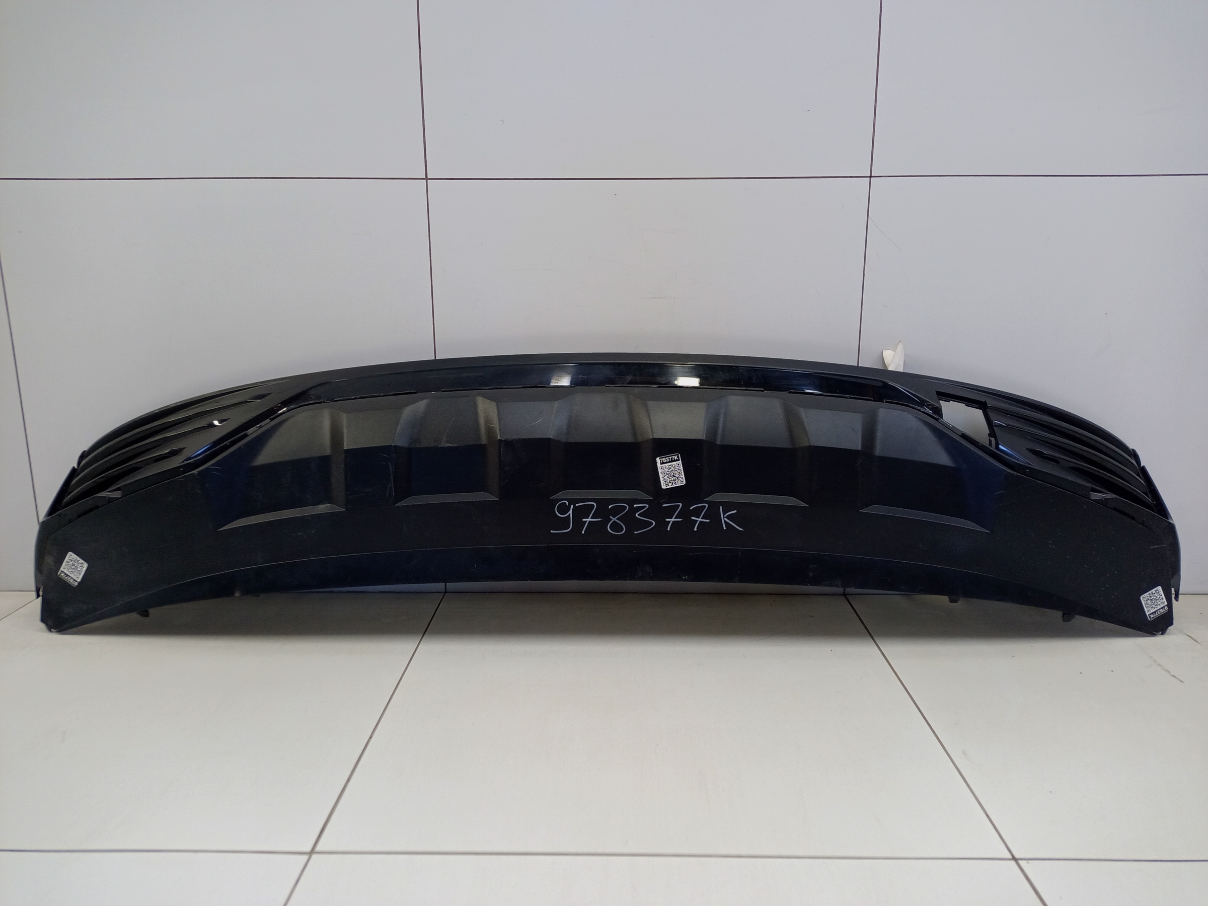 Юбка заднего бампера Geely Monjaro