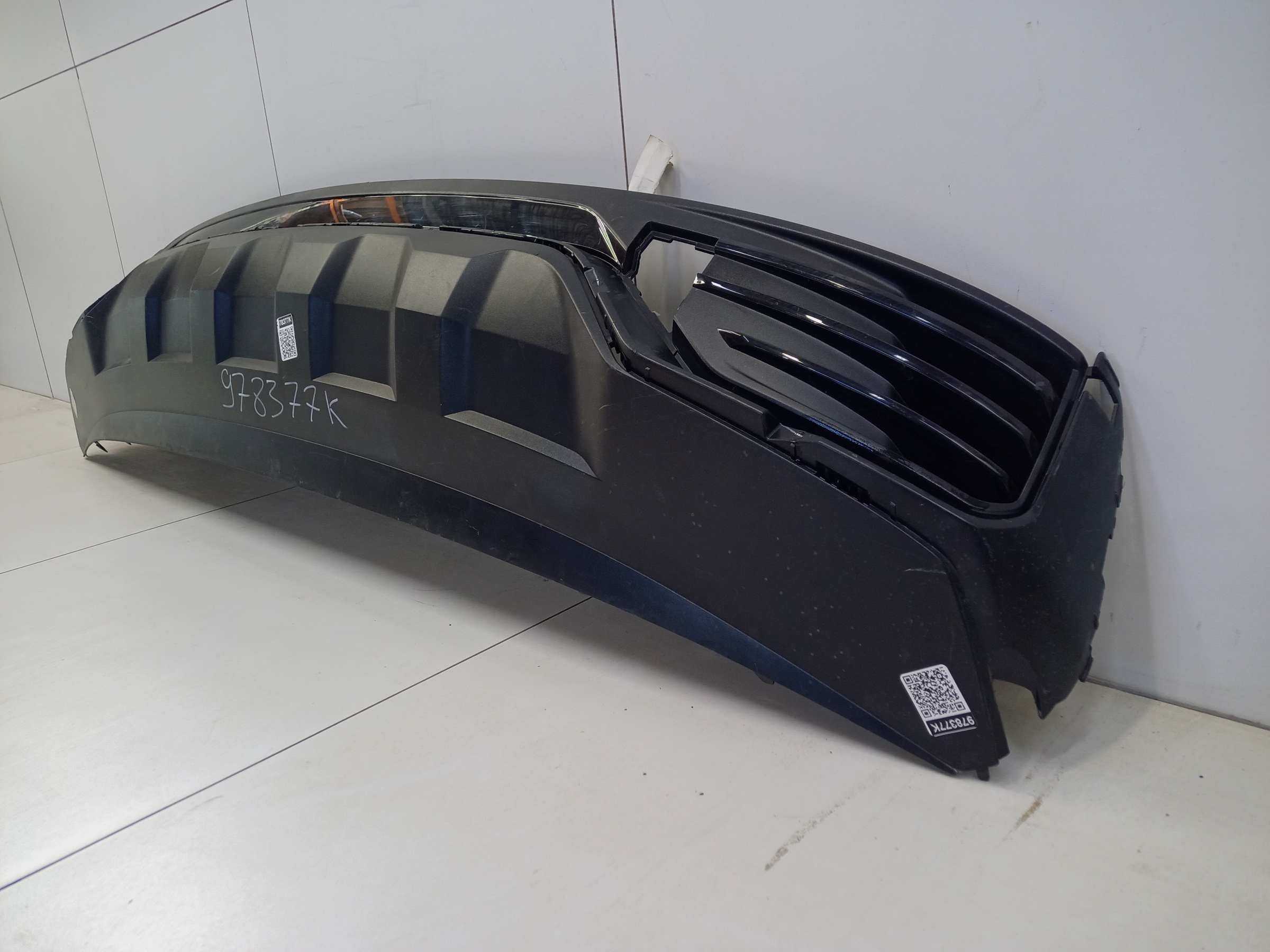 Юбка заднего бампера Geely Monjaro