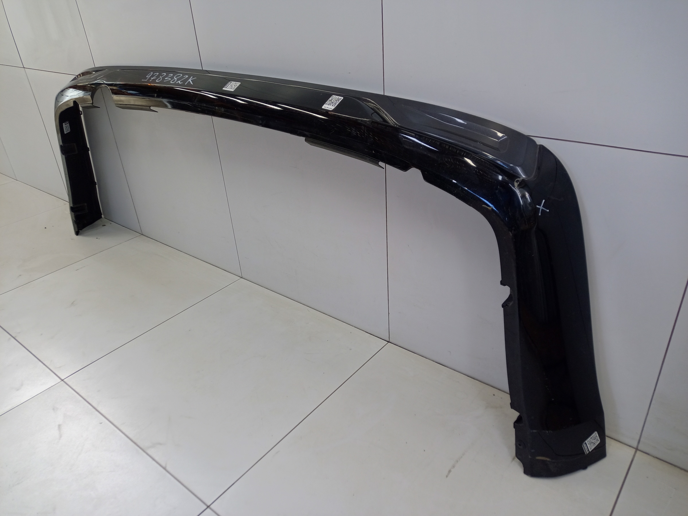 Накладка заднего бампера Toyota Land Cruiser 200 Restail 2 Executive