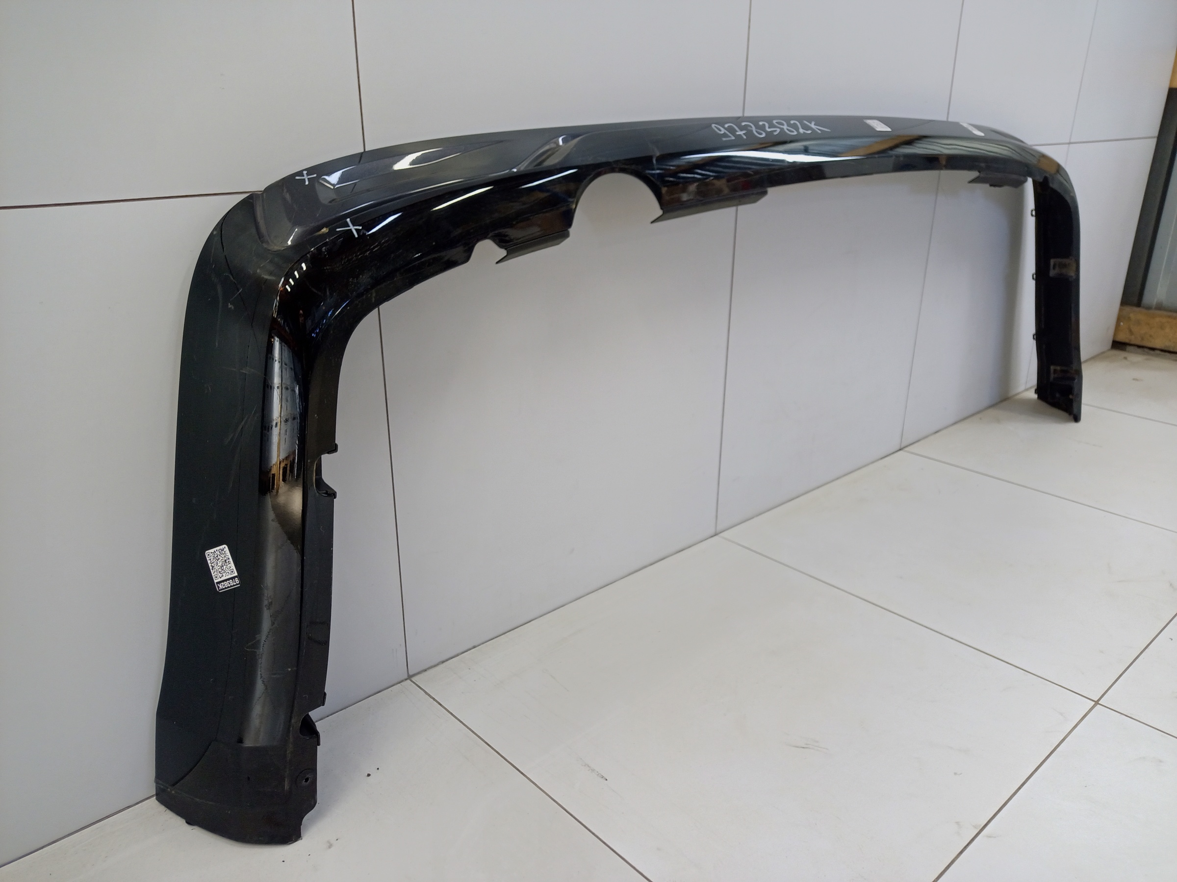 Накладка заднего бампера Toyota Land Cruiser 200 Restail 2 Executive