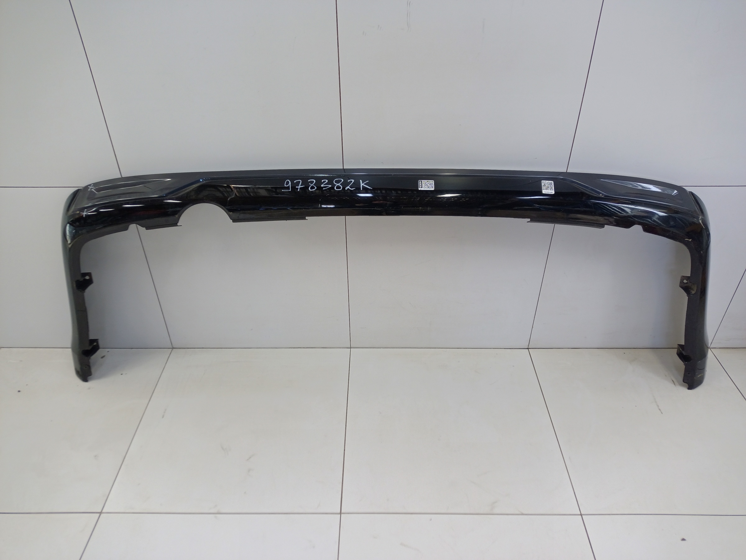 Накладка заднего бампера Toyota Land Cruiser 200 Restail 2 Executive