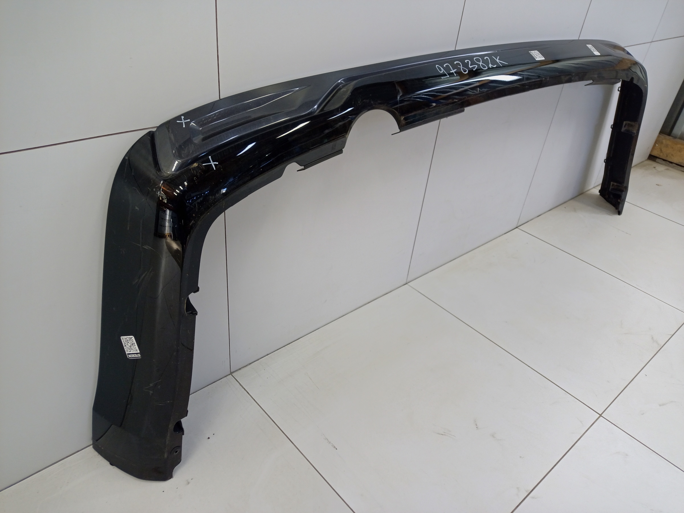 Накладка заднего бампера Toyota Land Cruiser 200 Restail 2 Executive