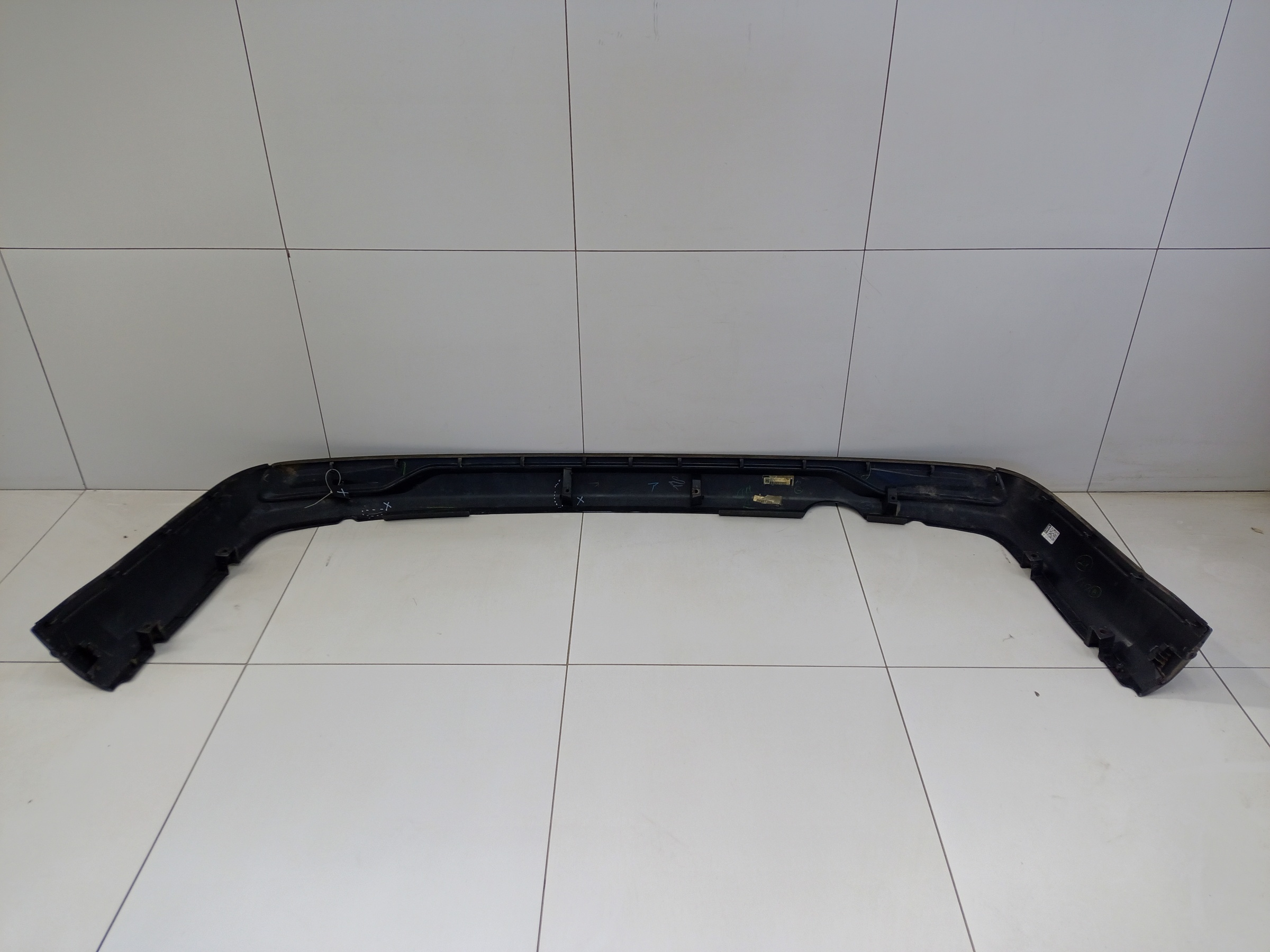 Накладка заднего бампера Toyota Land Cruiser 200 Restail 2 Executive