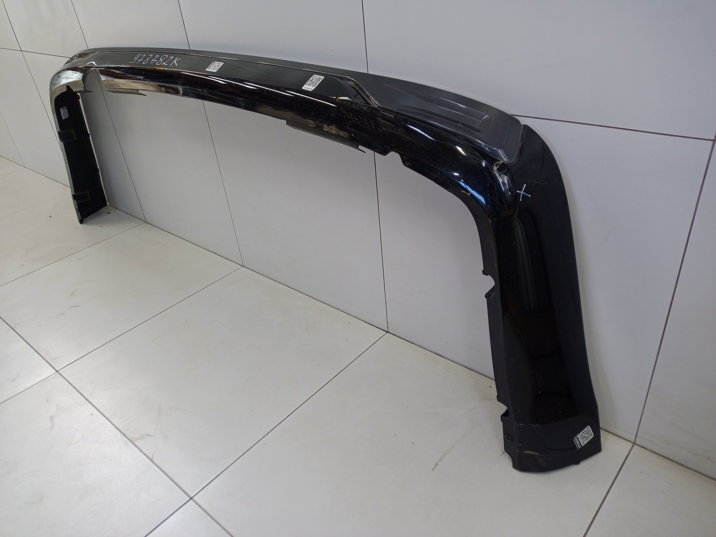 Накладка заднего бампера Toyota Land Cruiser 200 Restail 2 Executive