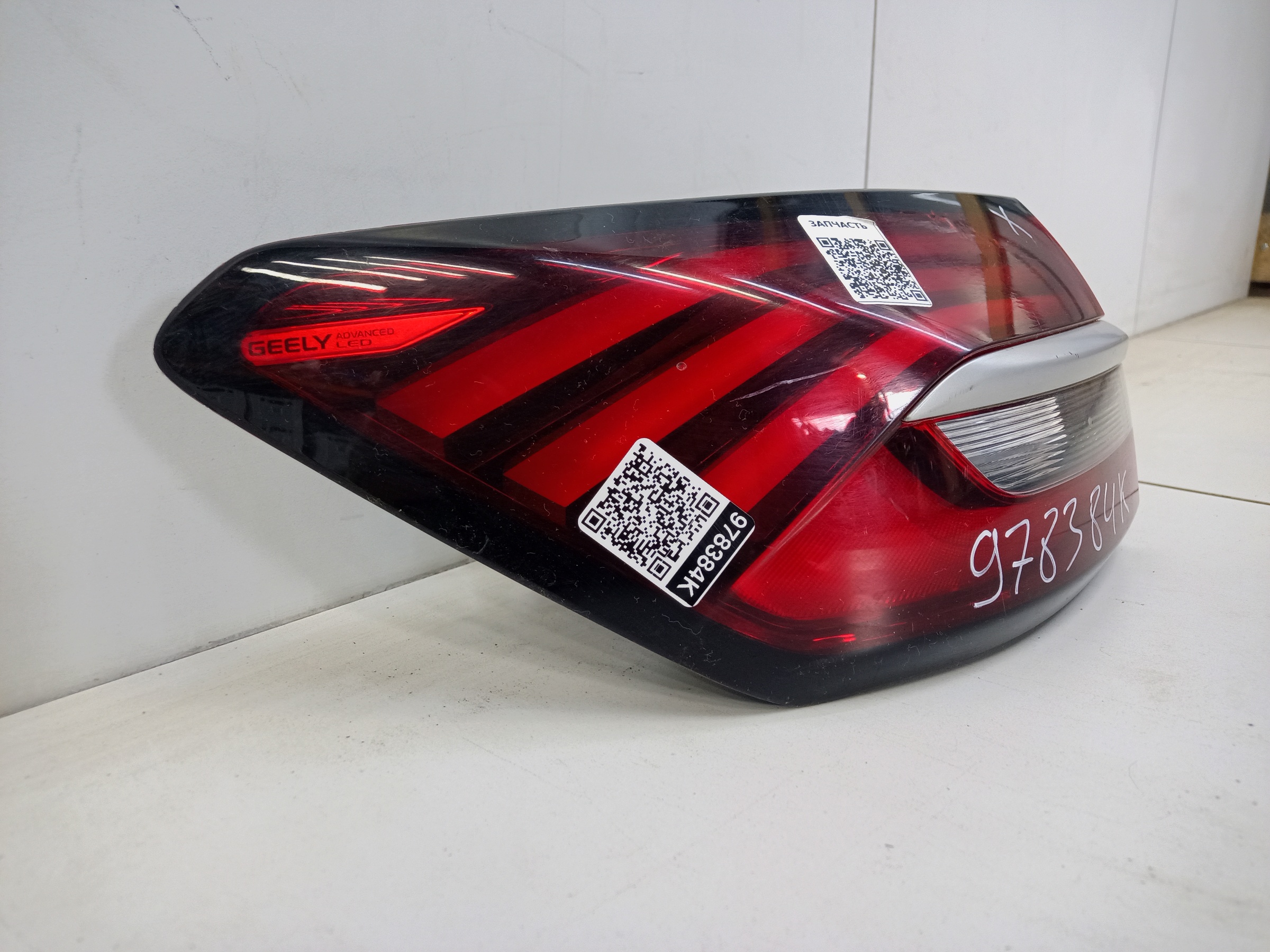 Фонарь задний левый наружный Geely Coolray LED