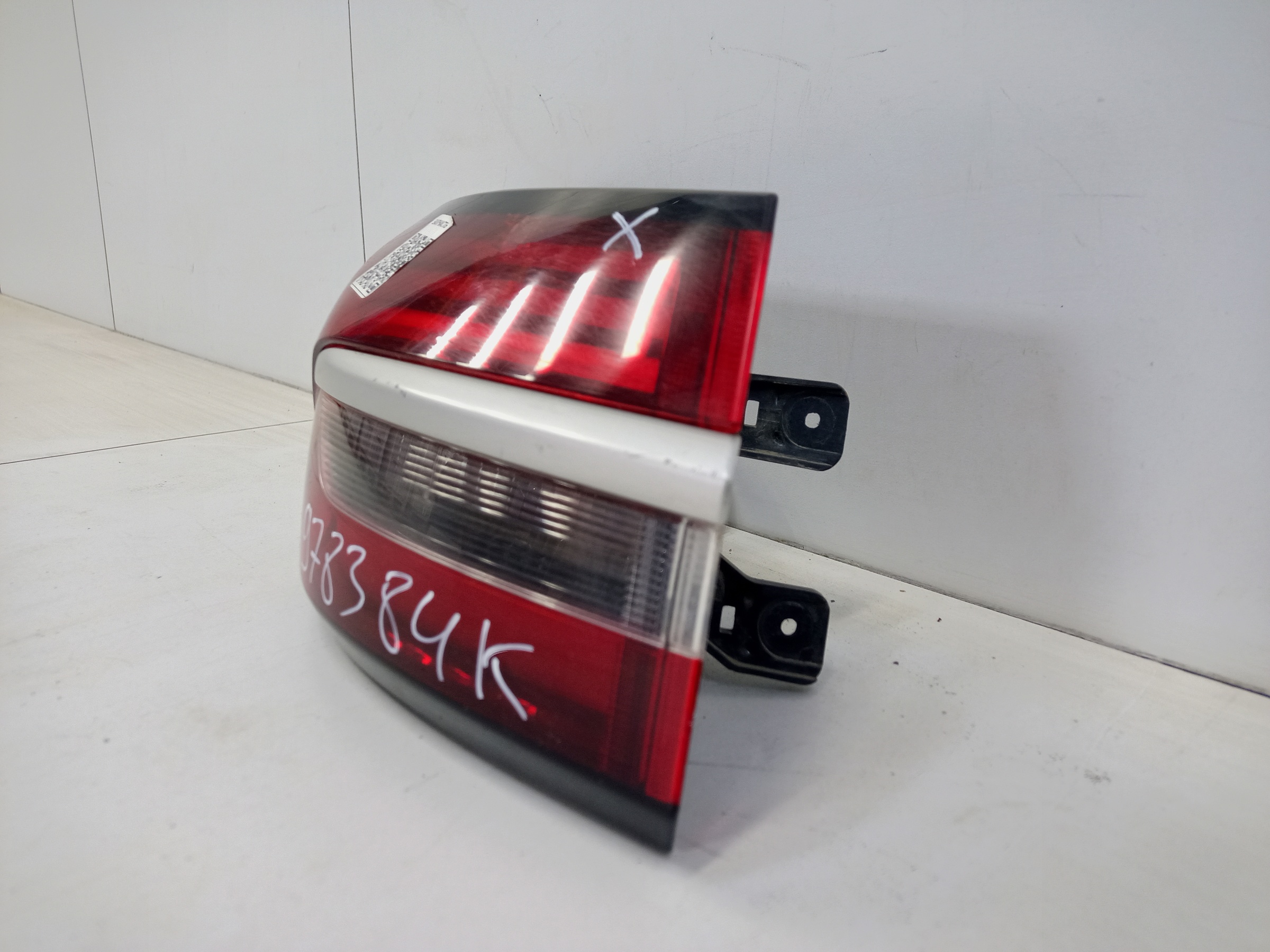 Фонарь задний левый наружный Geely Coolray LED