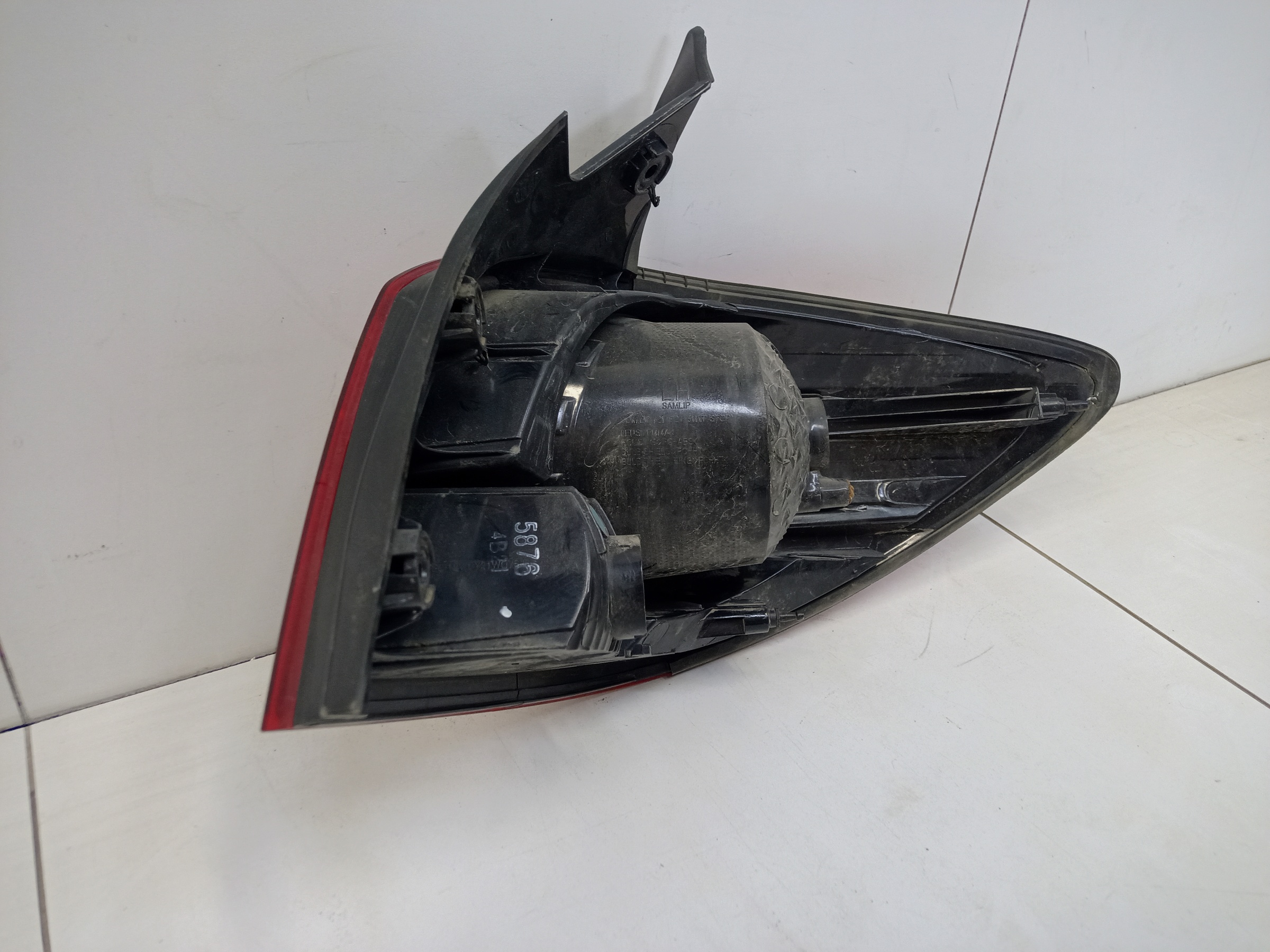 Фонарь задний левый Chevrolet Cruze Hatchback