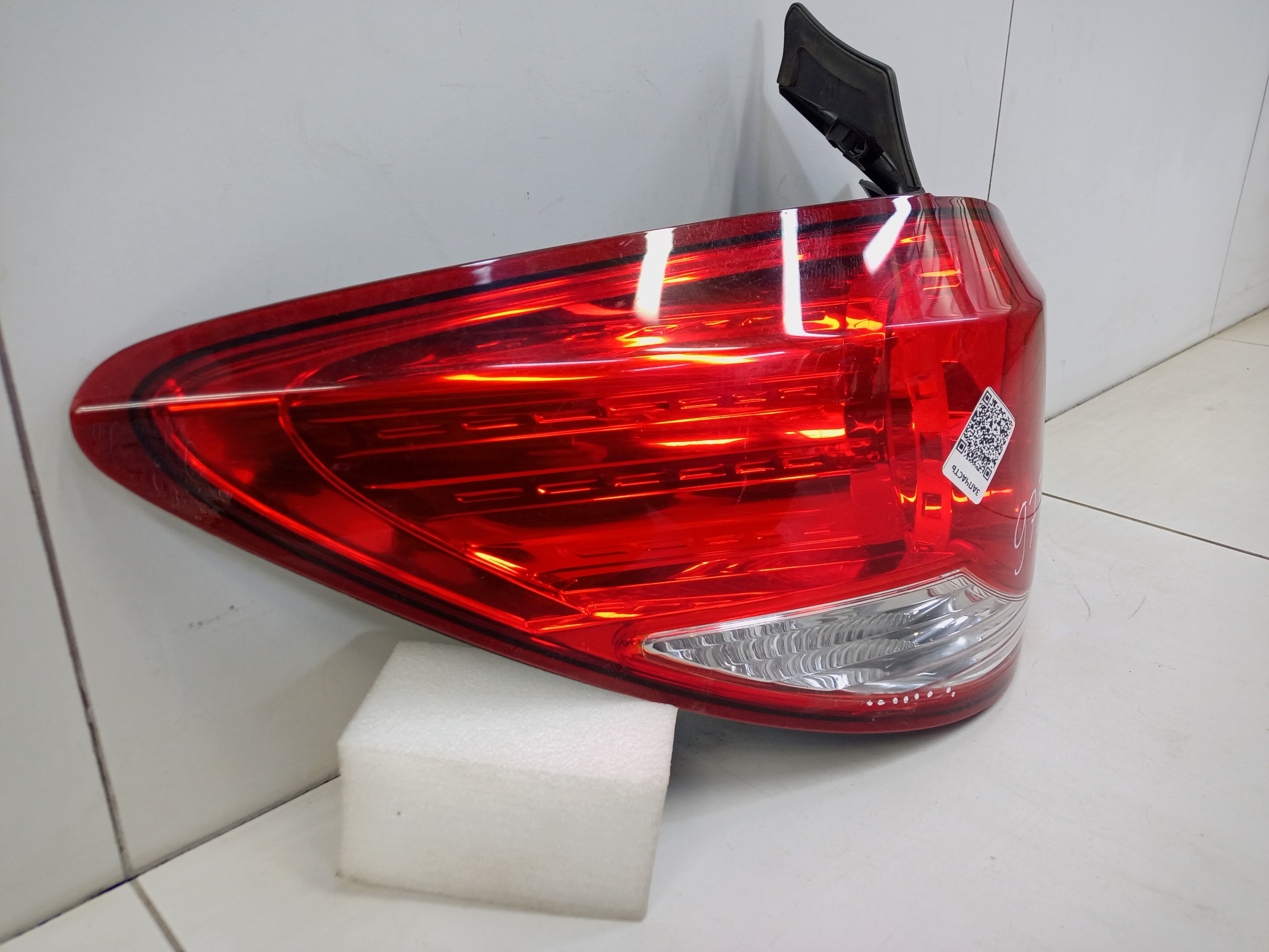 Фонарь задний левый Chevrolet Cruze Hatchback