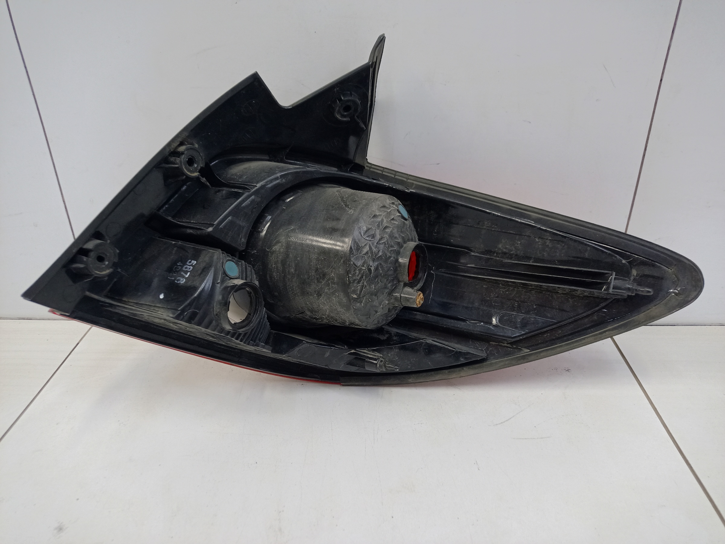 Фонарь задний левый Chevrolet Cruze Hatchback