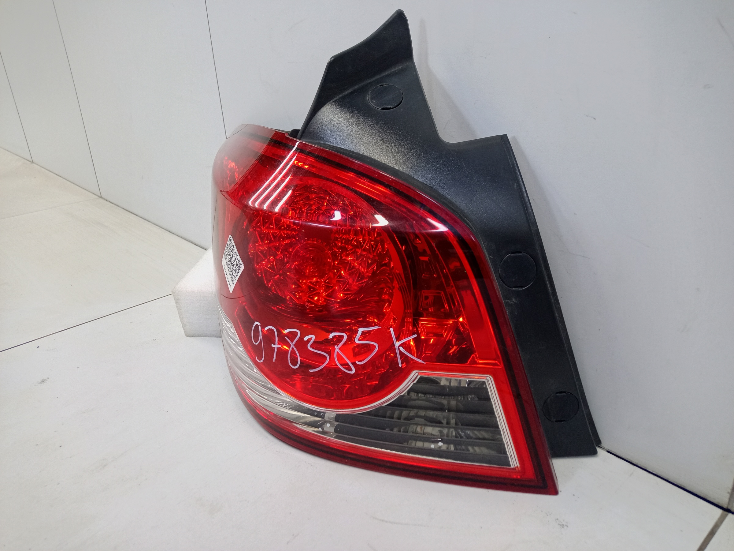 Фонарь задний левый Chevrolet Cruze Hatchback