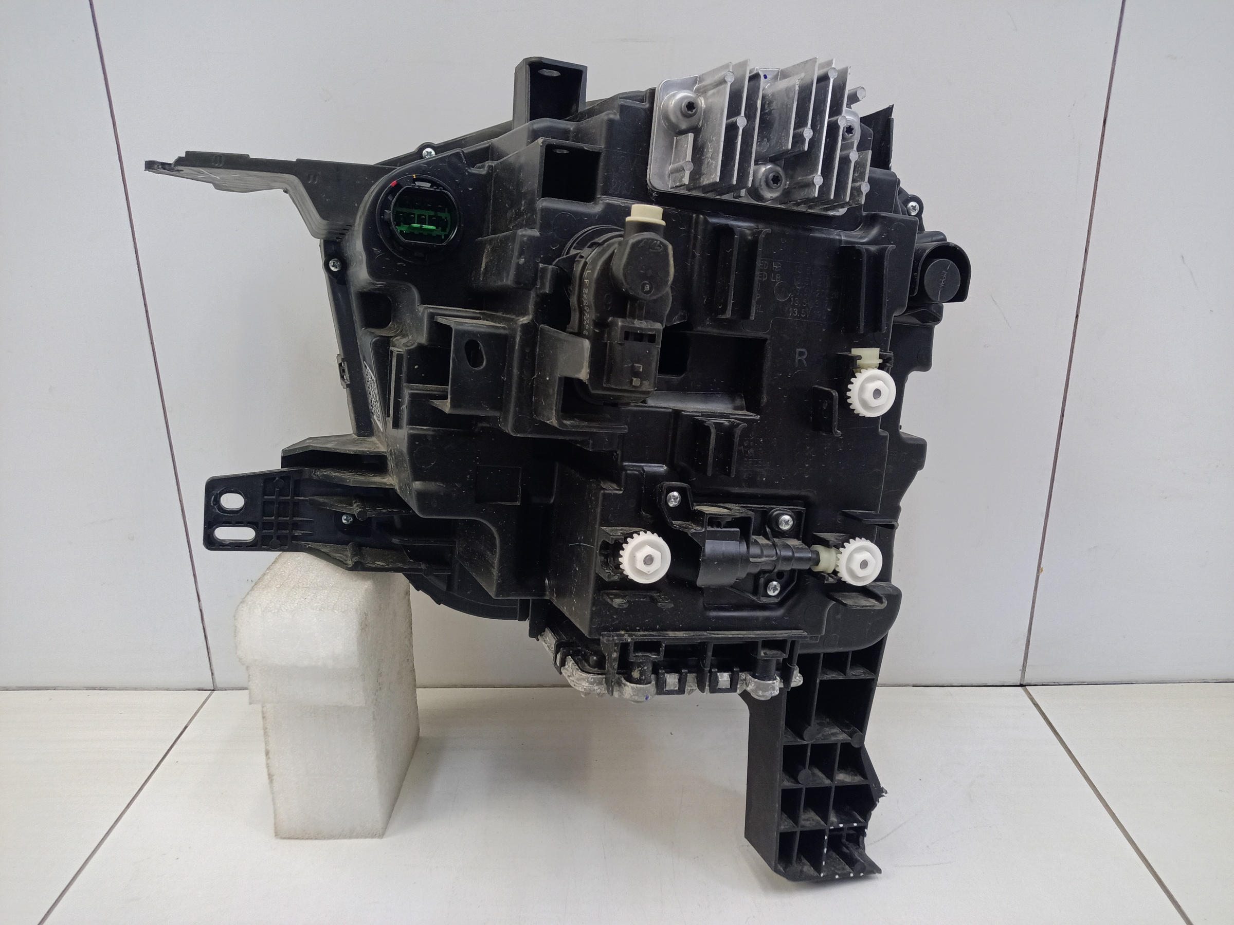 Фара передняя правая Haval H7 LED