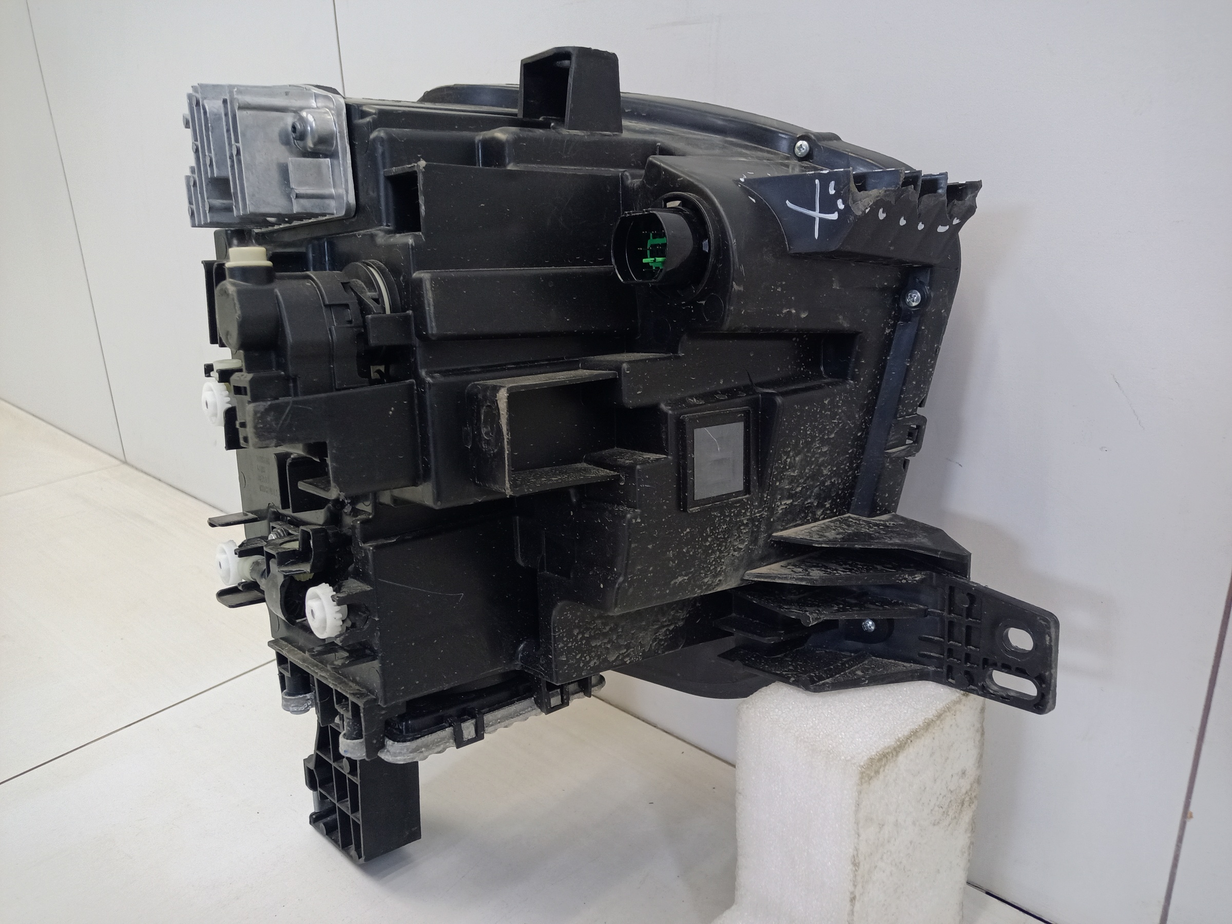 Фара передняя левая Haval H7 LED