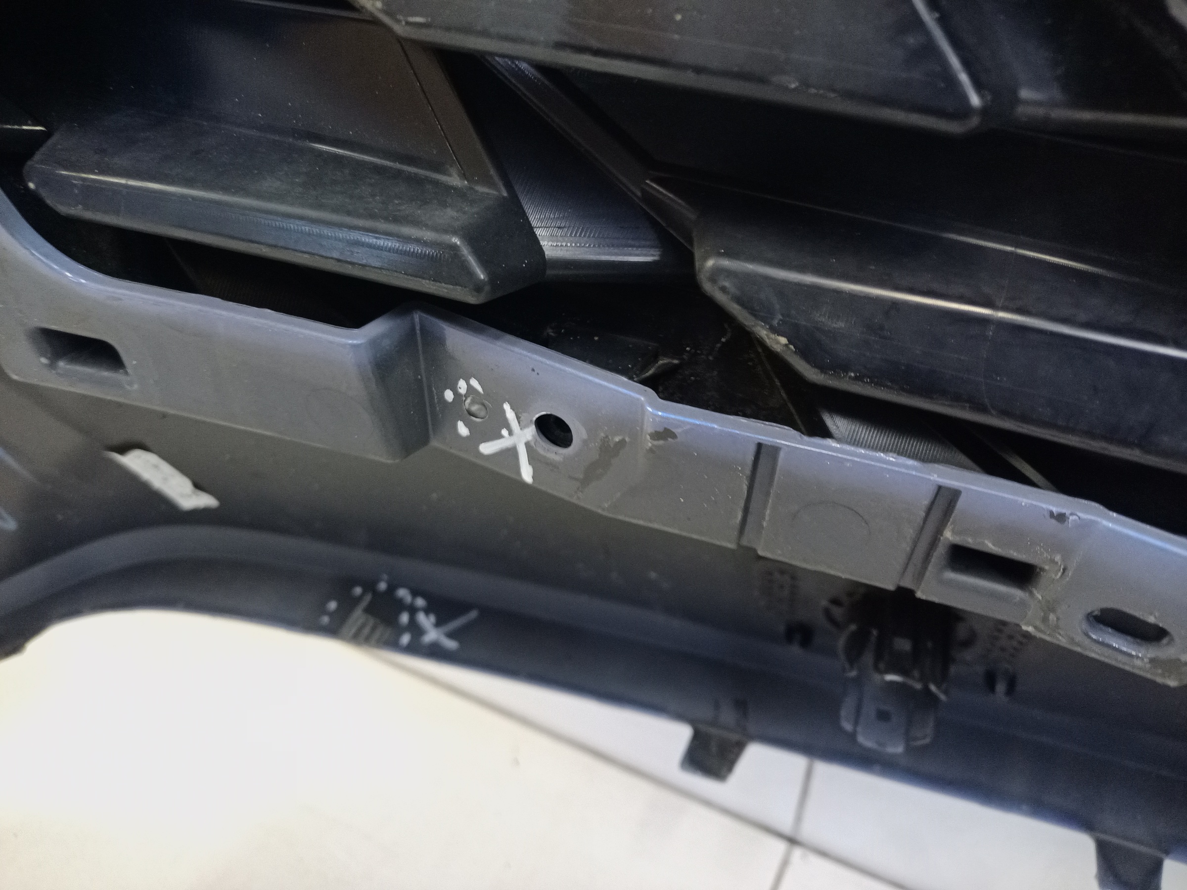 Бампер передний Geely Atlas 2