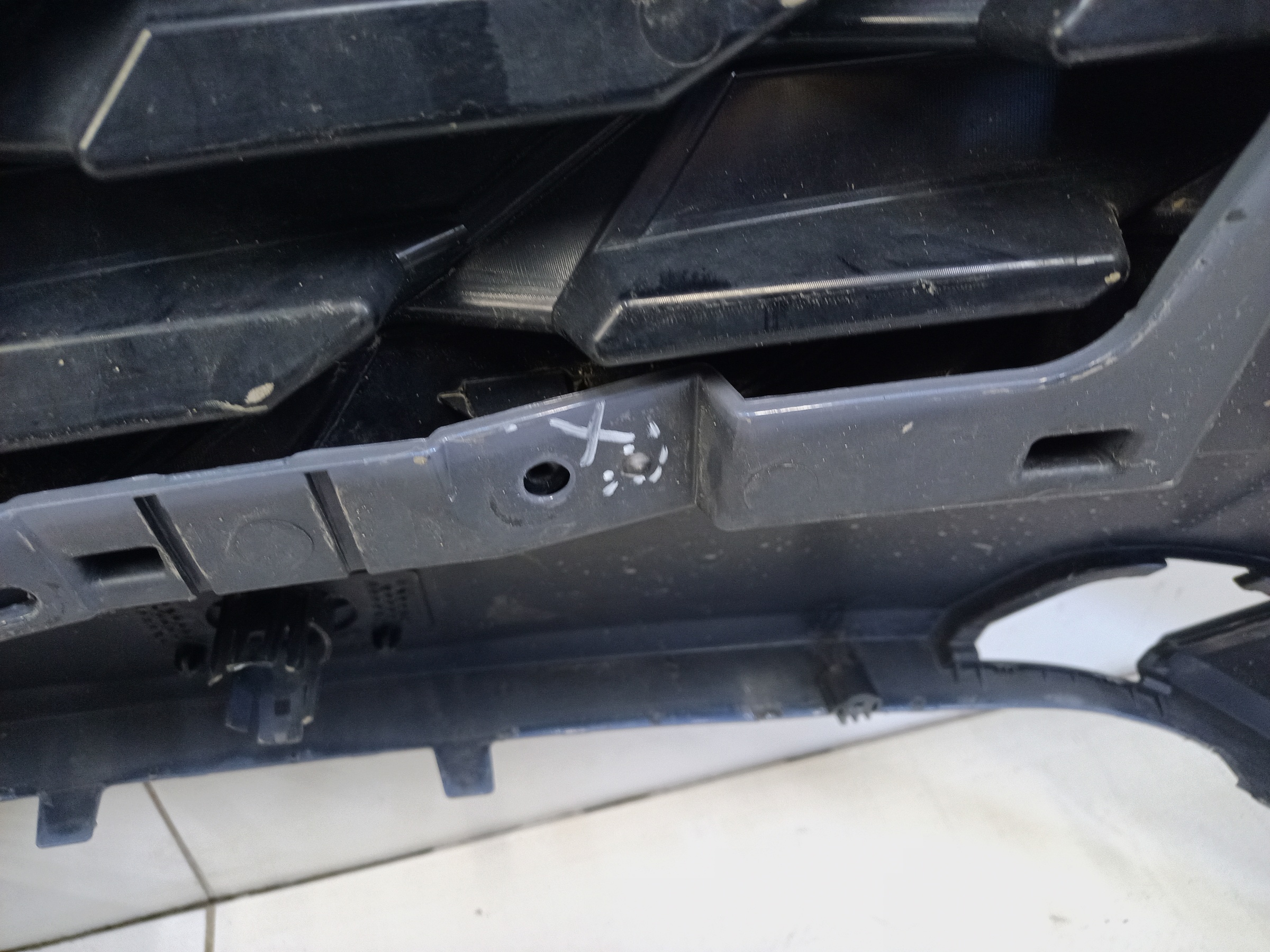 Бампер передний Geely Atlas 2