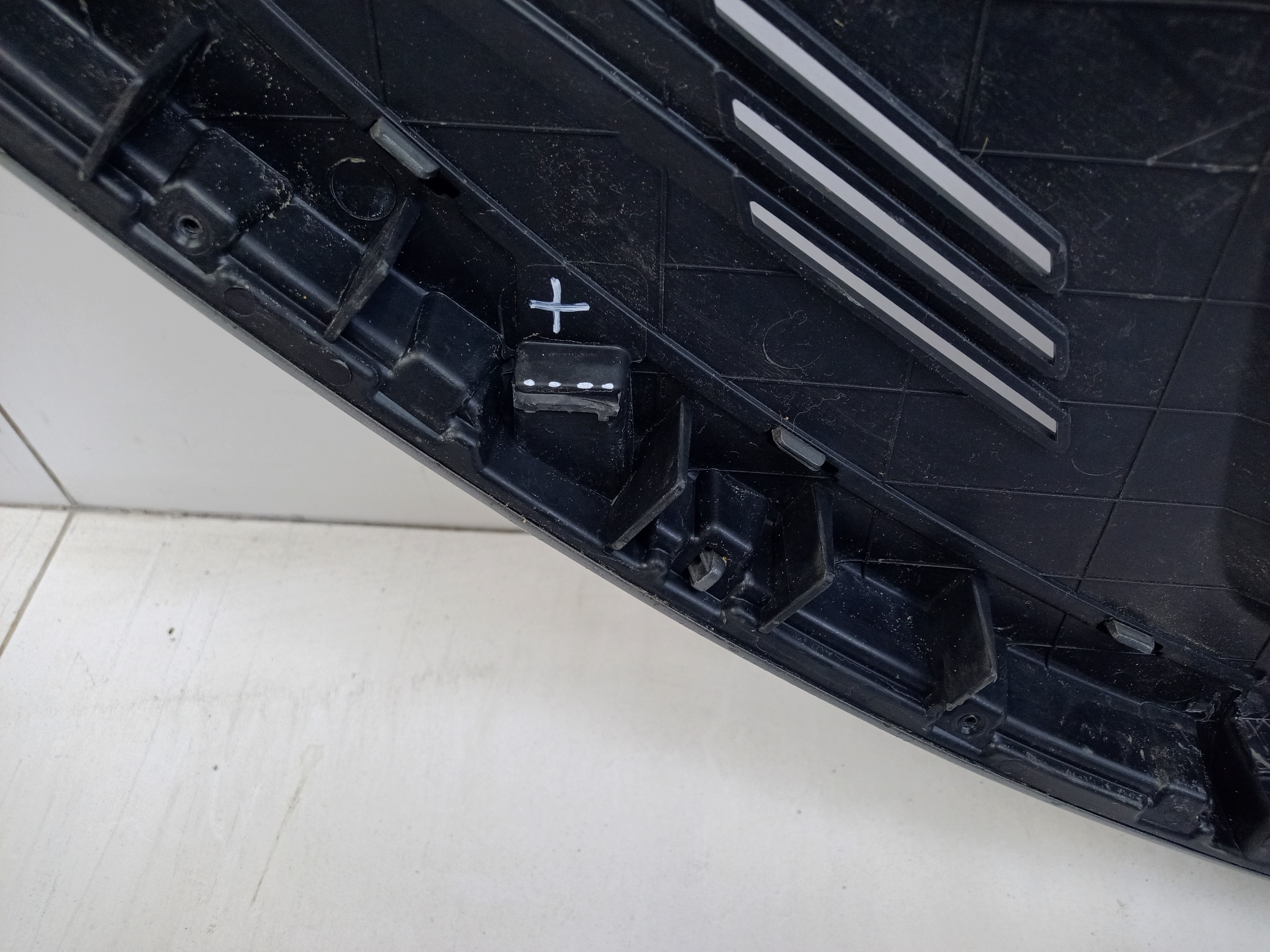 Накладка передней панели Kia Sorento 4