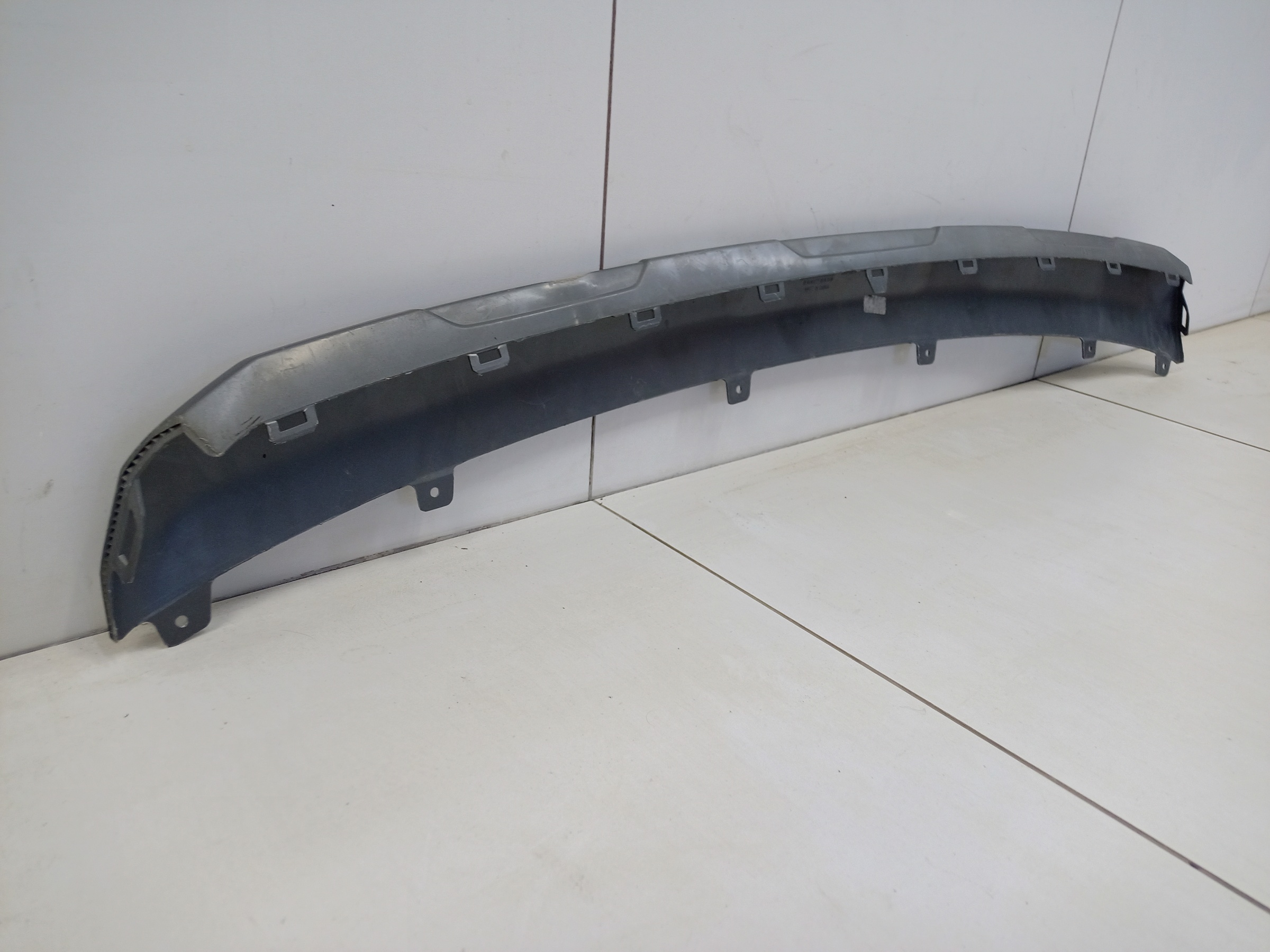 Накладка переднего бампера нижняя Geely Monjaro