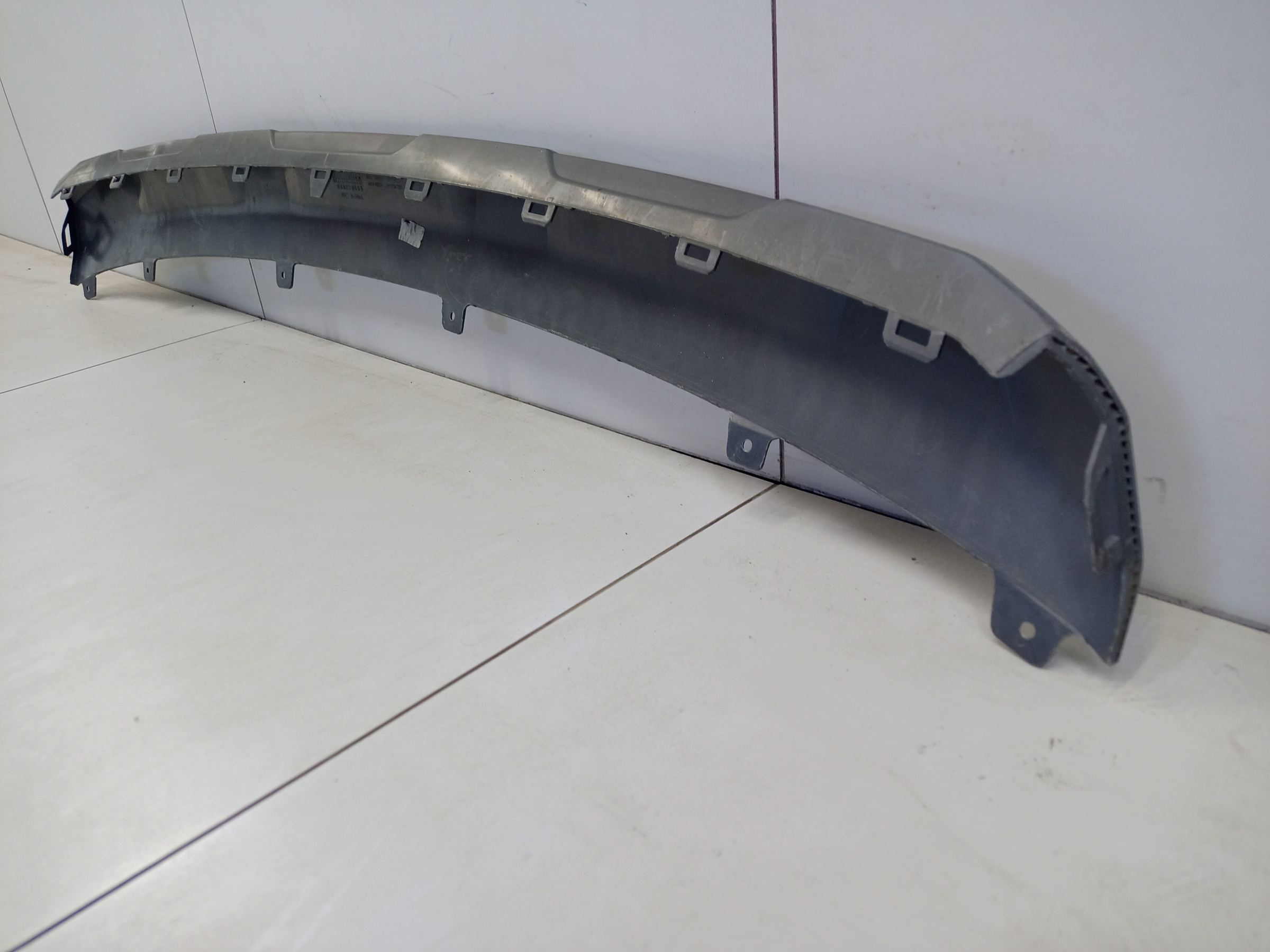 Накладка переднего бампера нижняя Geely Monjaro