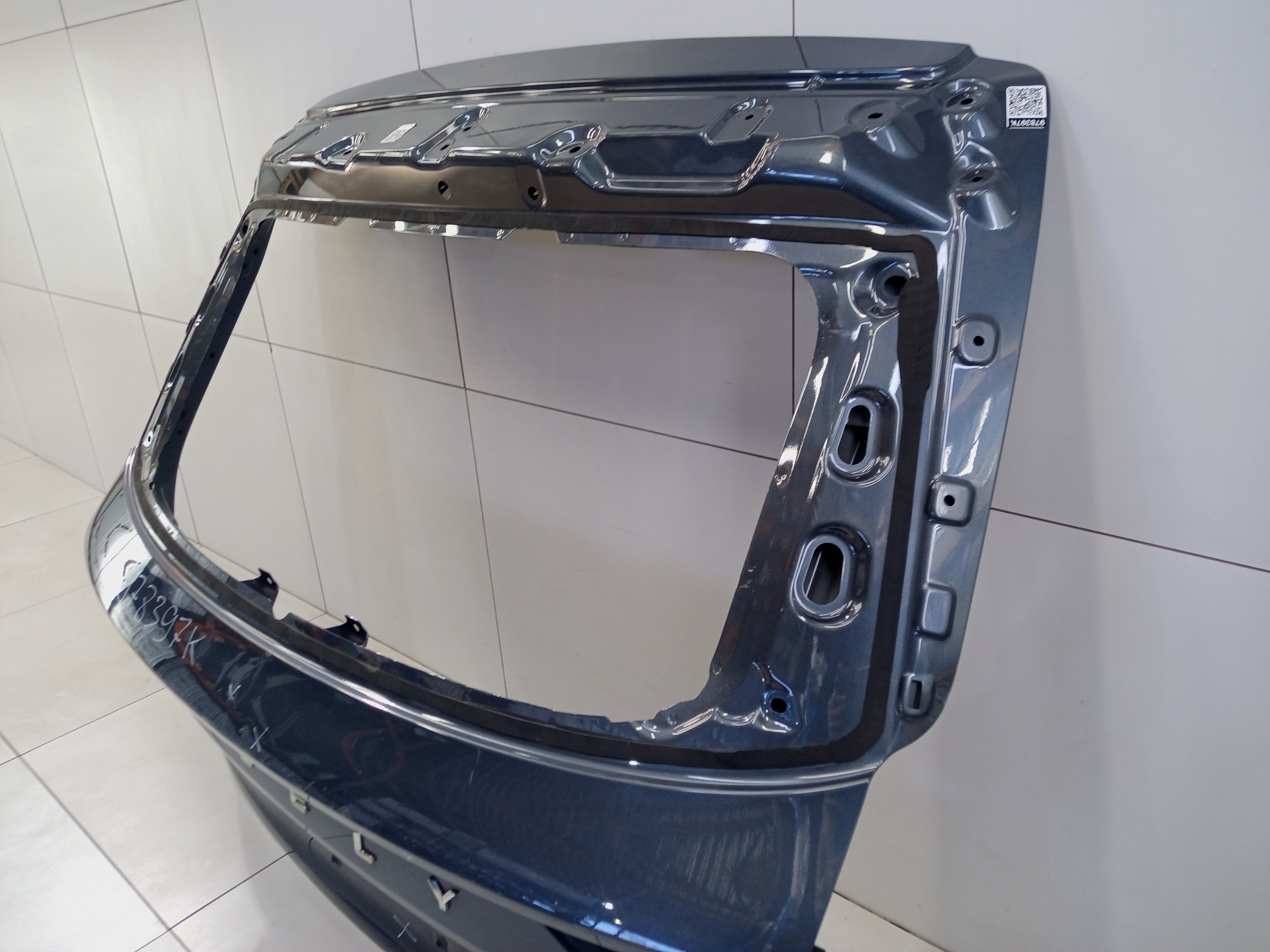 Крышка багажника Geely Monjaro