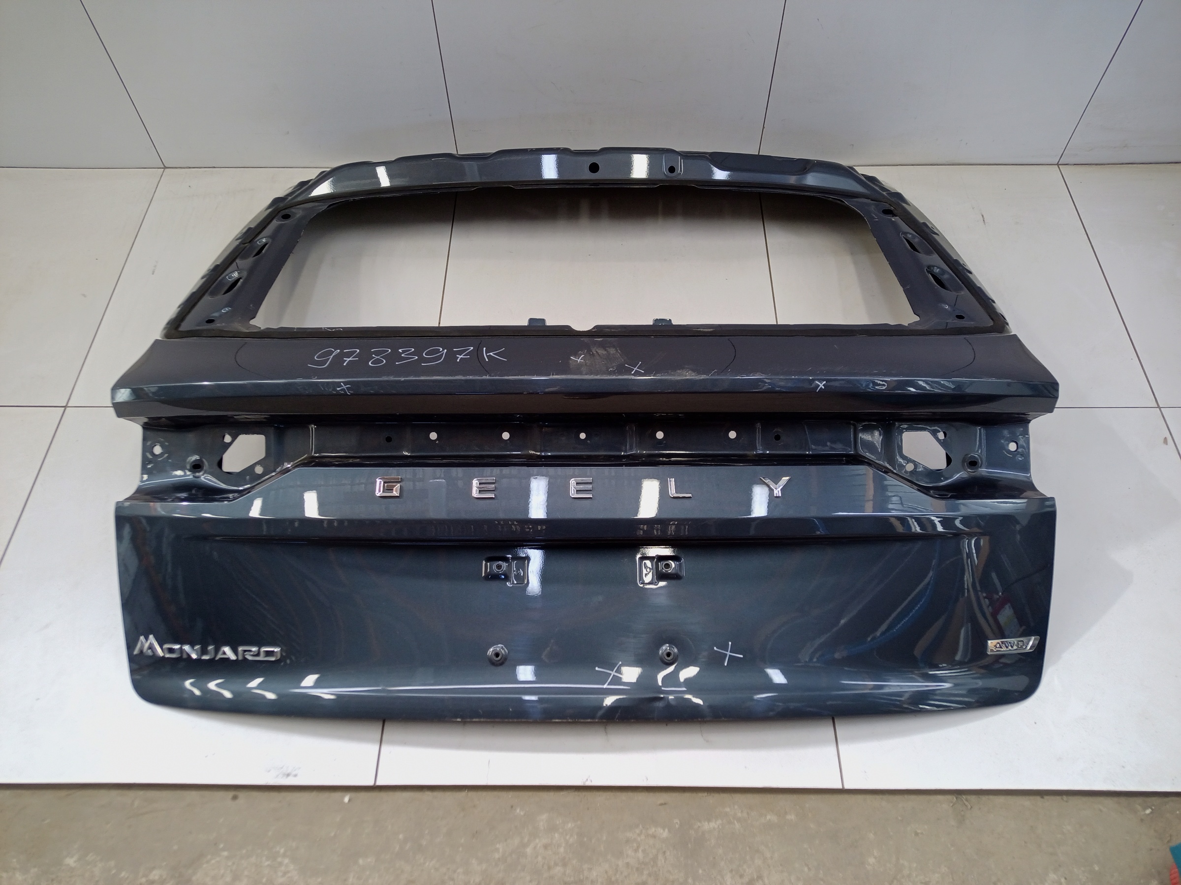 Крышка багажника Geely Monjaro