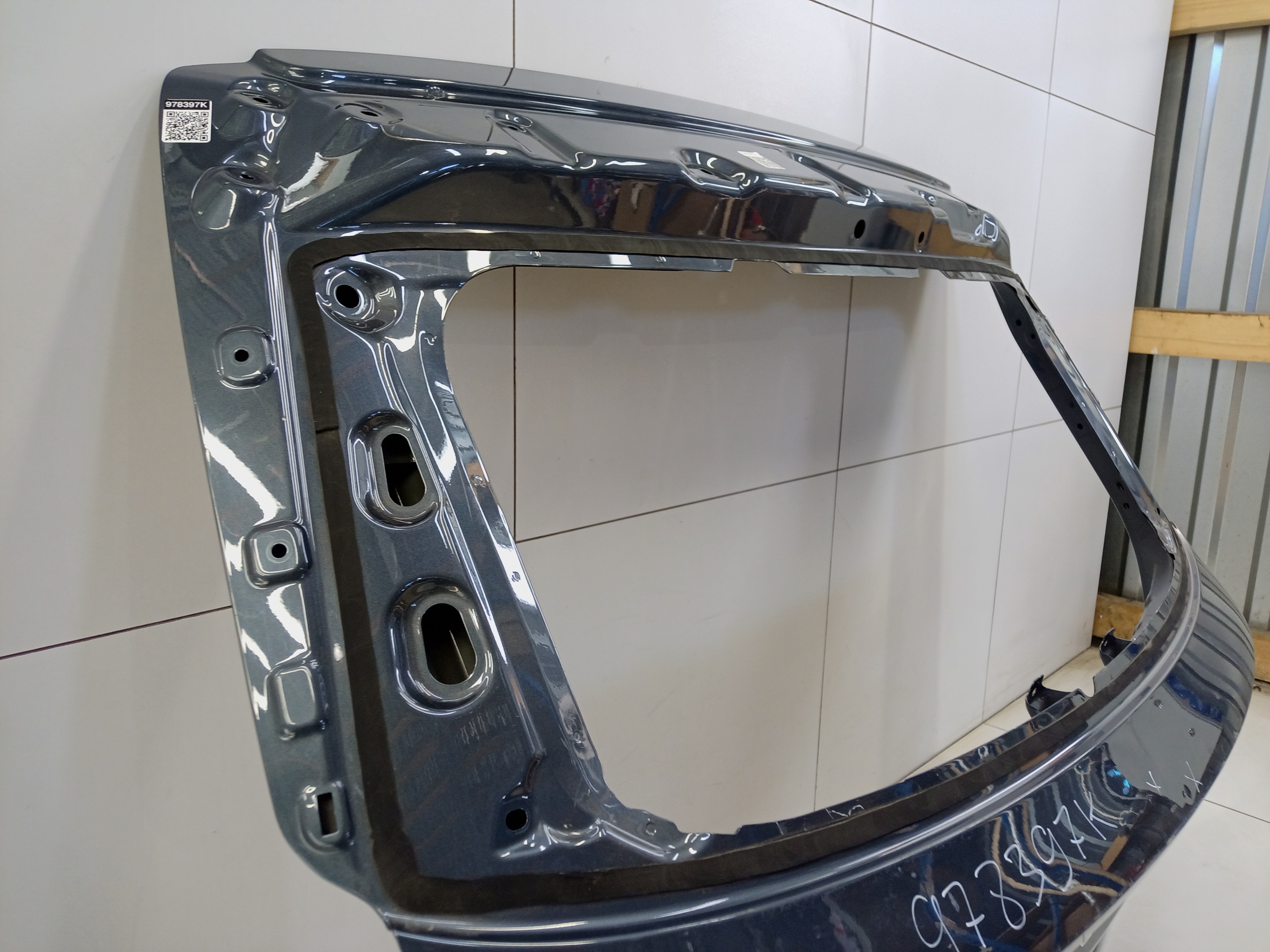 Крышка багажника Geely Monjaro