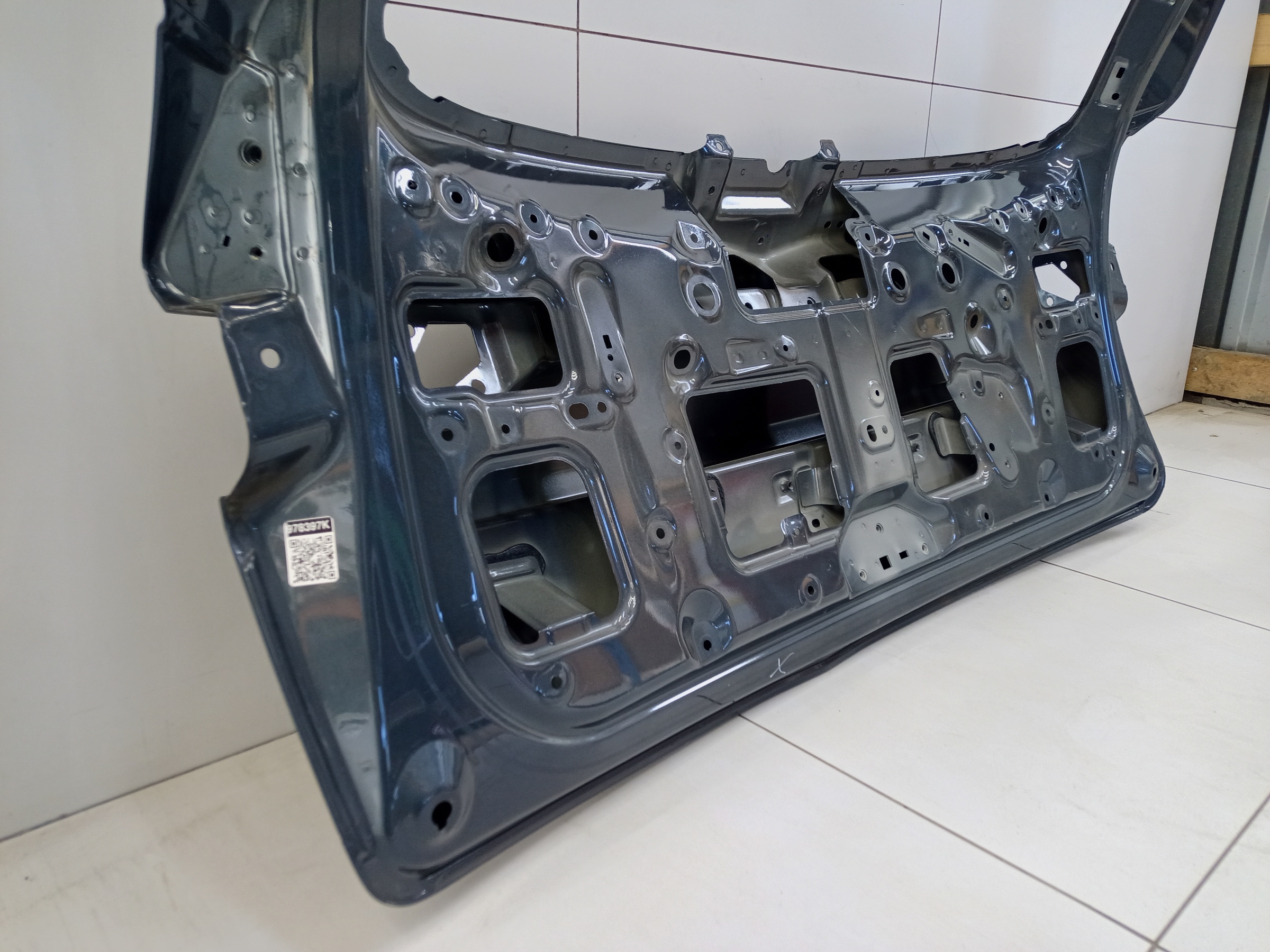 Крышка багажника Geely Monjaro