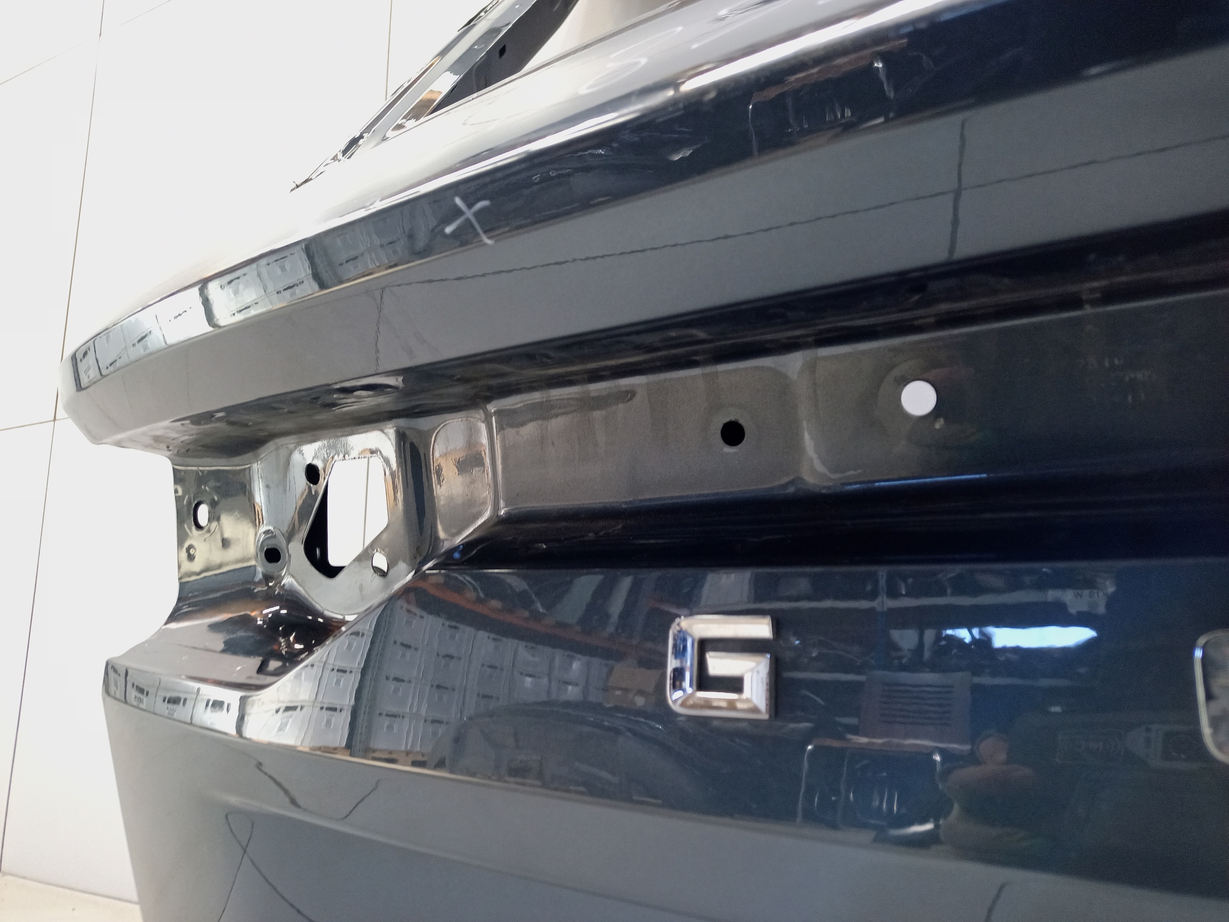 Крышка багажника Geely Monjaro