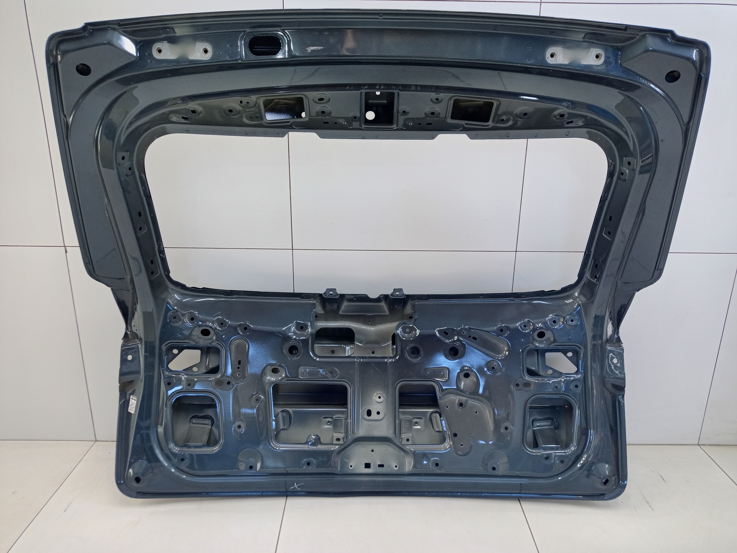 Крышка багажника Geely Monjaro