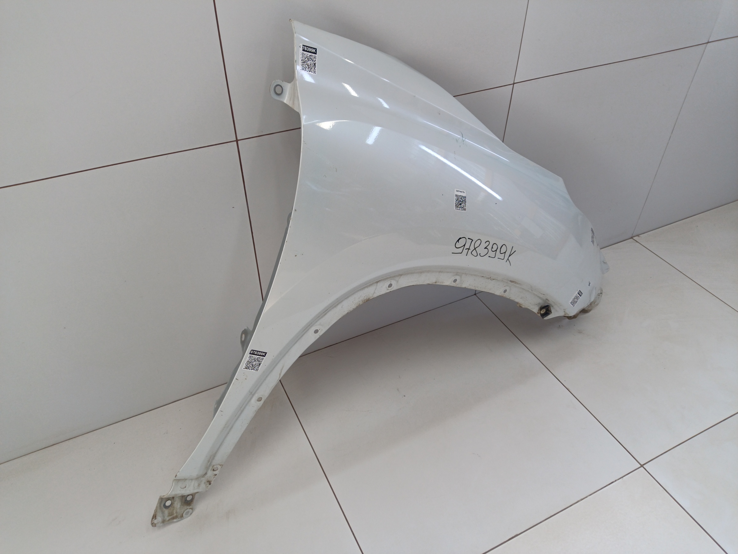 Крыло переднее правое Toyota Highlander 4