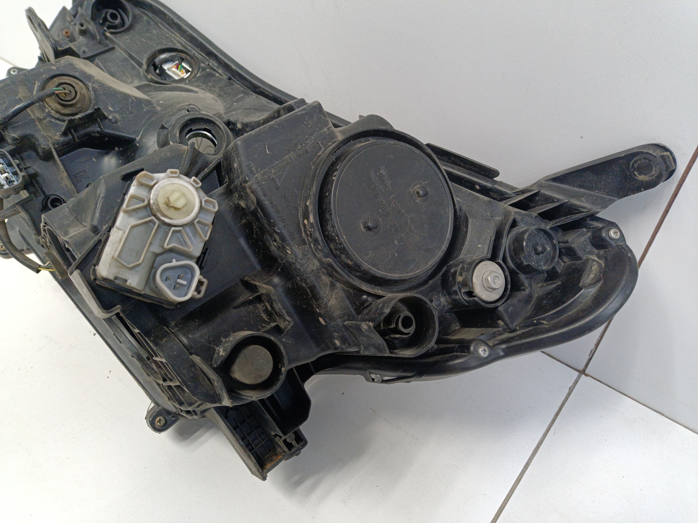 Фара передняя правая Toyota RAV4 CA40 Restail LED