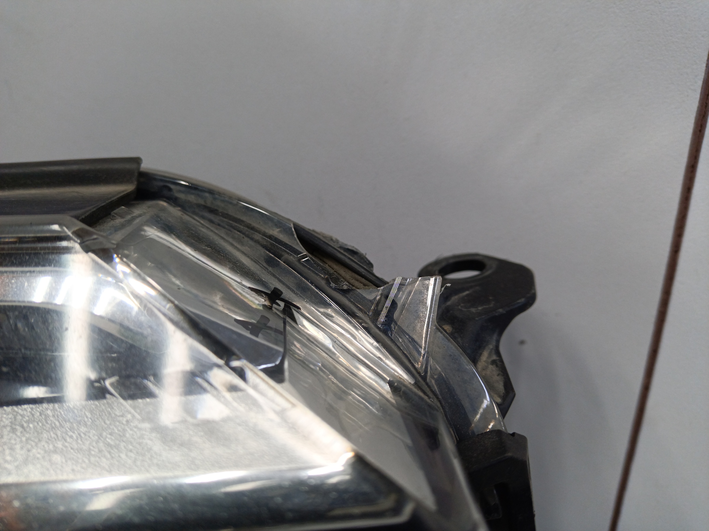 Фара передняя правая Toyota RAV4 CA40 Restail LED