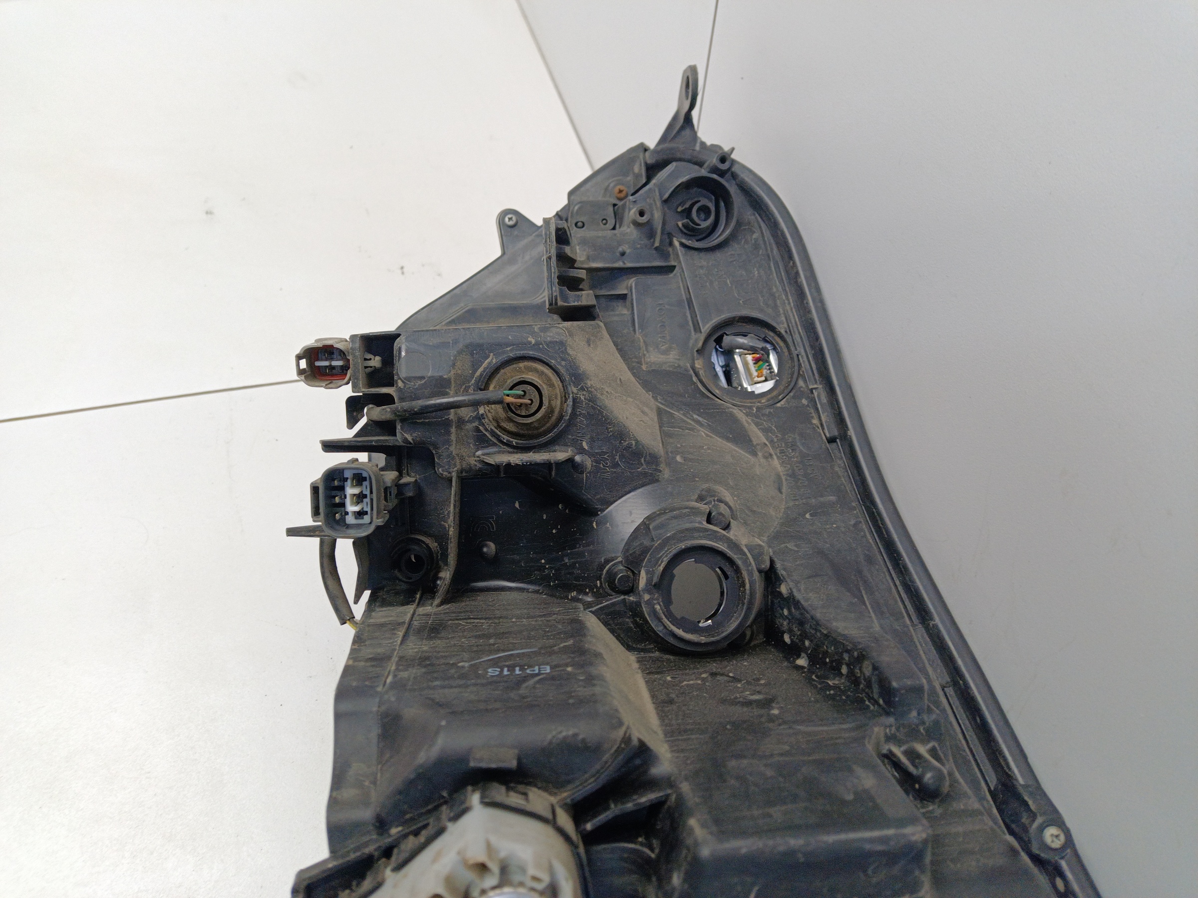 Фара передняя правая Toyota RAV4 CA40 Restail LED