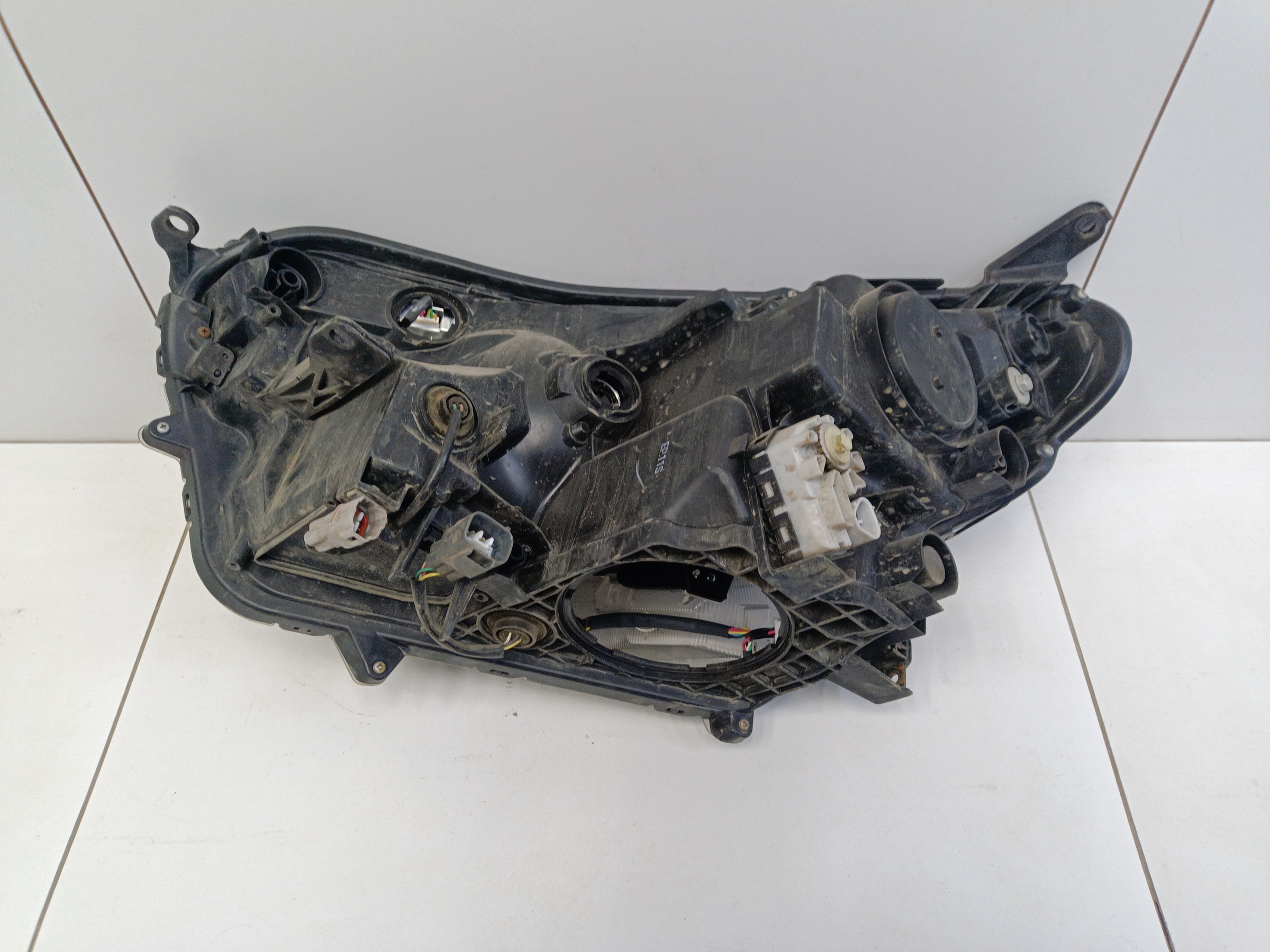 Фара передняя правая Toyota RAV4 CA40 Restail LED