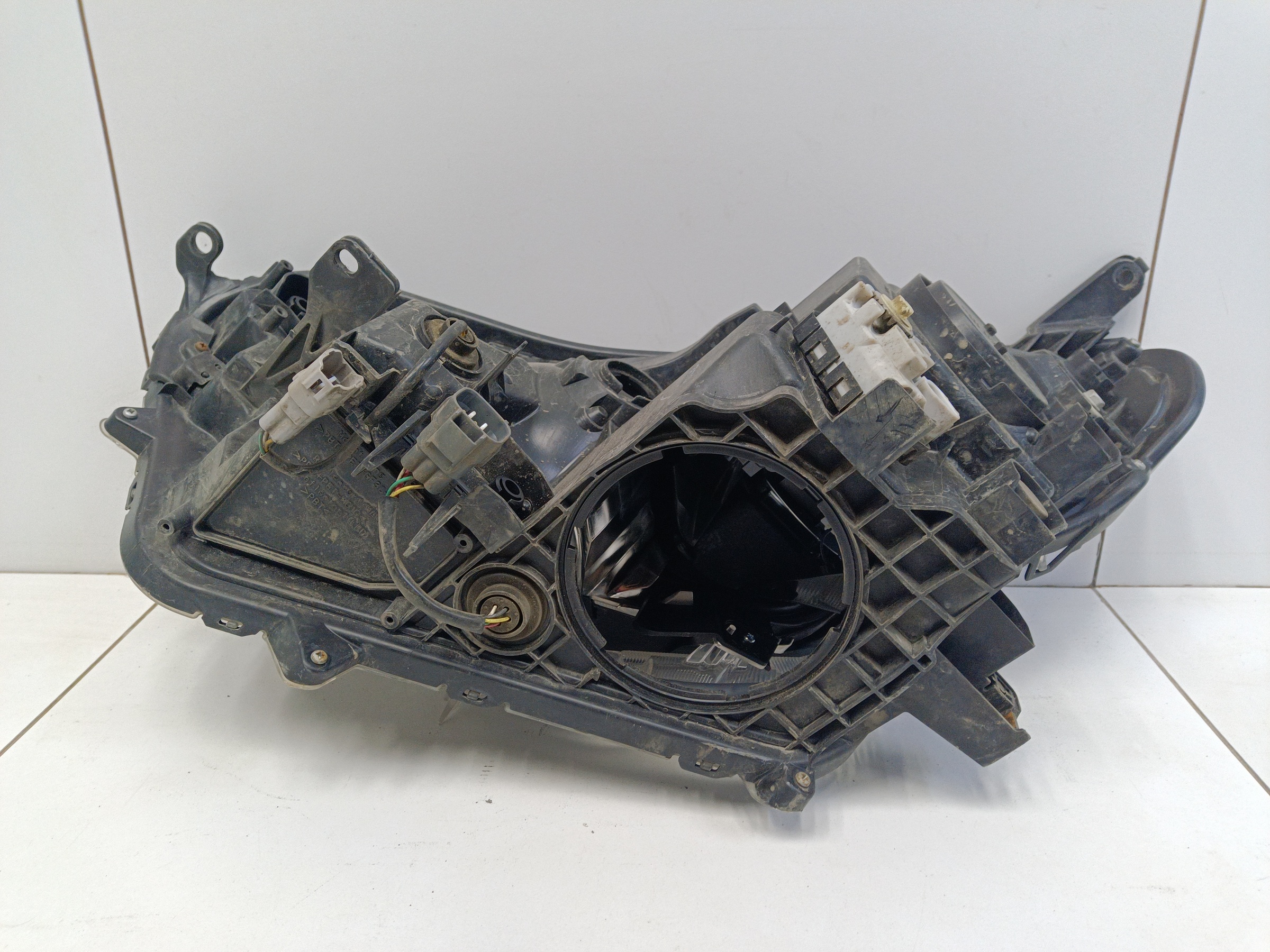 Фара передняя правая Toyota RAV4 CA40 Restail LED