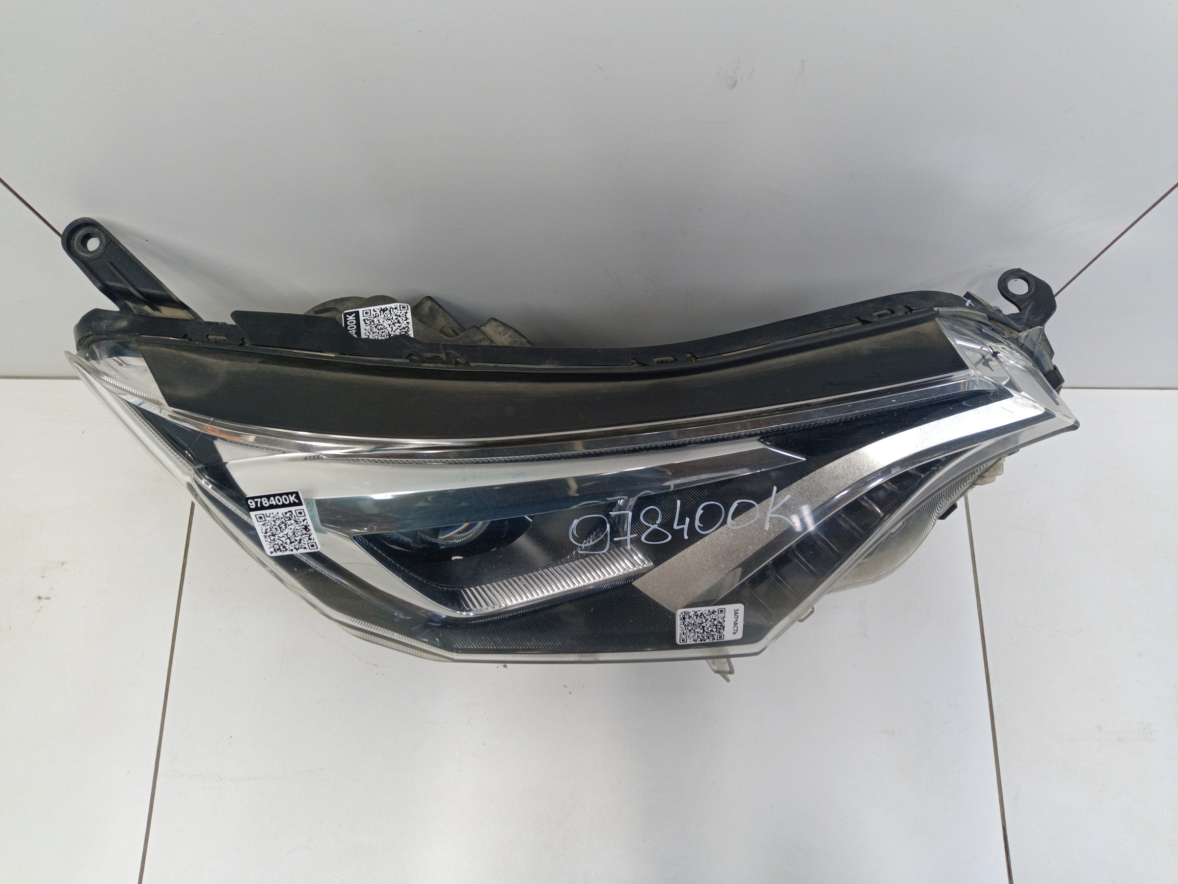 Фара передняя правая Toyota RAV4 CA40 Restail LED