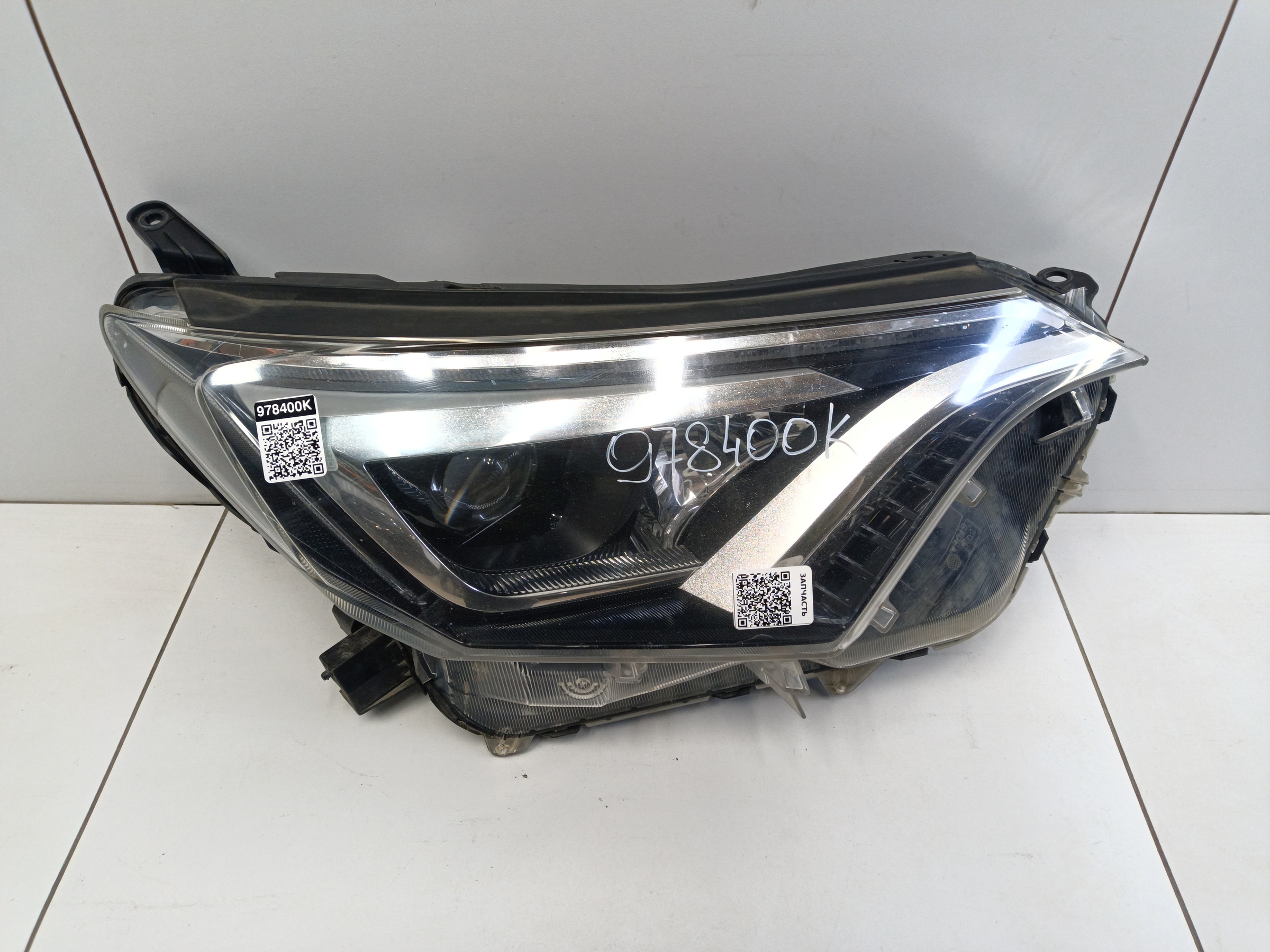 Фара передняя правая Toyota RAV4 CA40 Restail LED