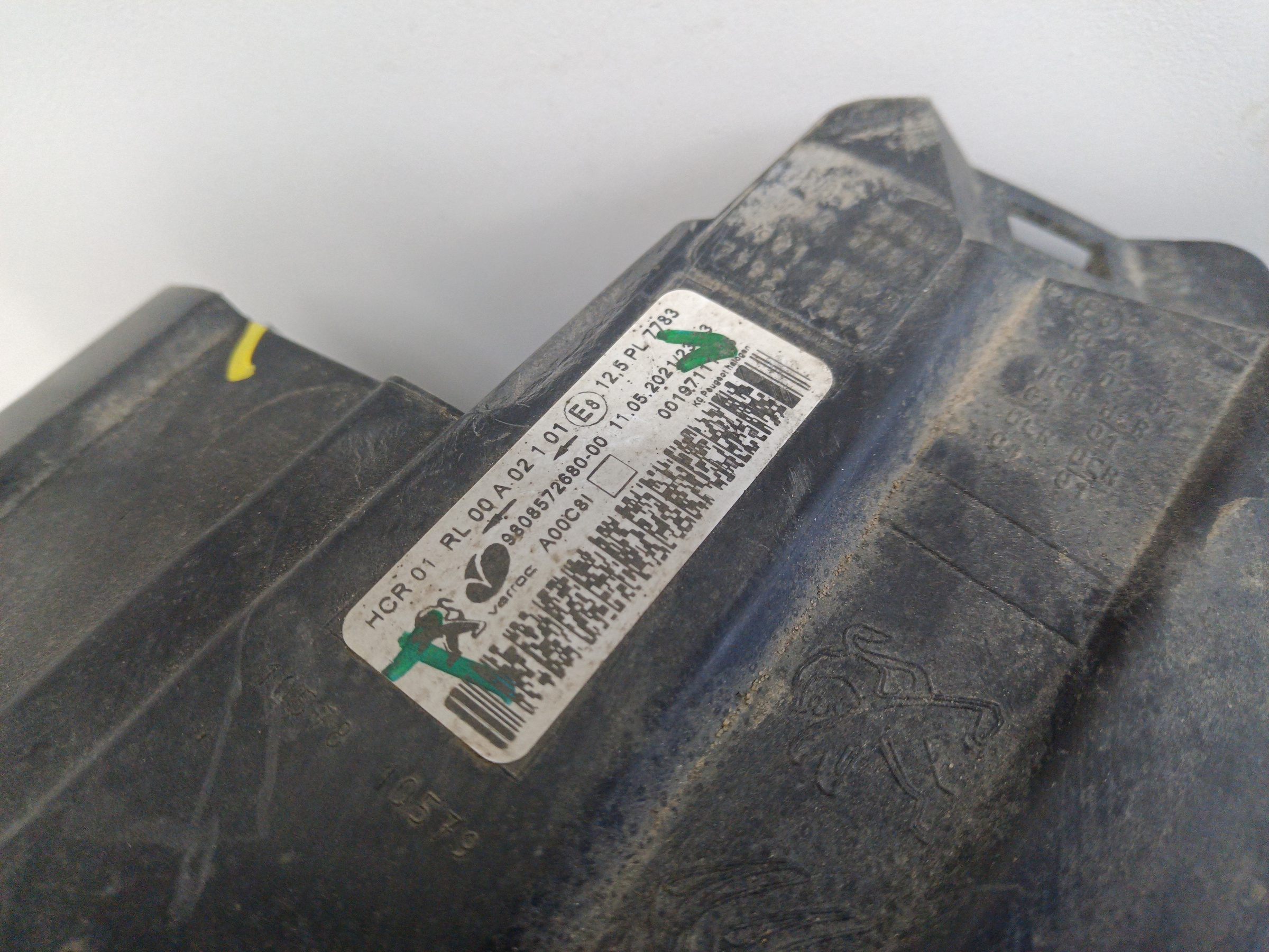 Фара передняя левая Peugeot Traveller