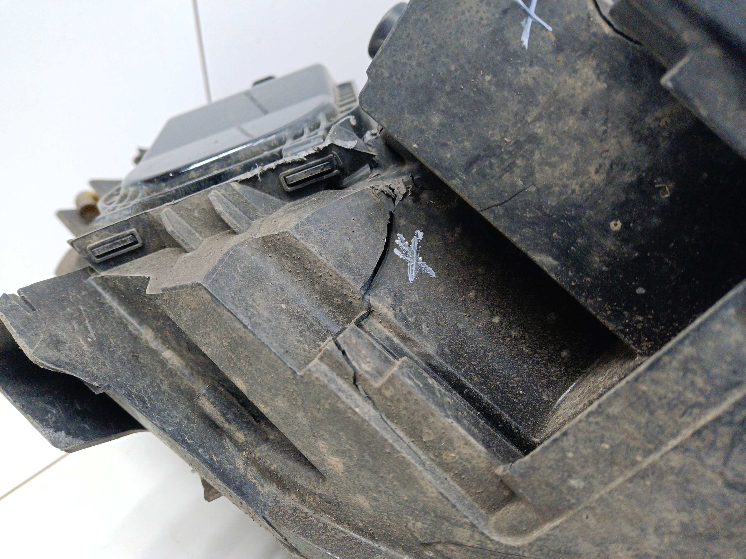 Фара передняя левая Peugeot Traveller