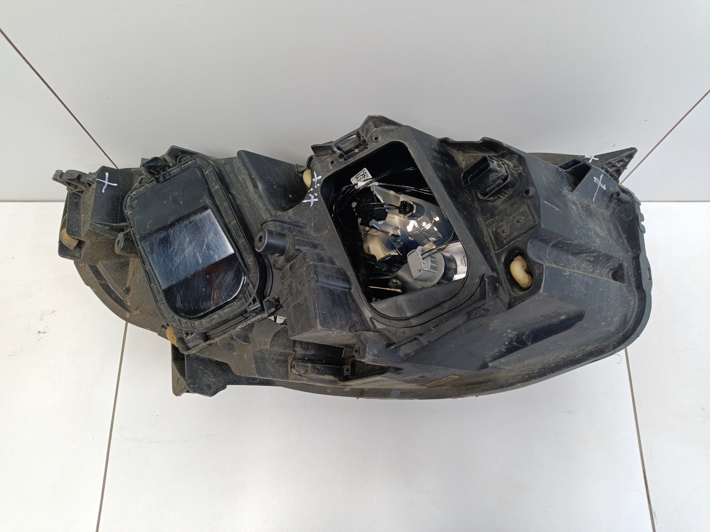 Фара передняя левая Peugeot Traveller