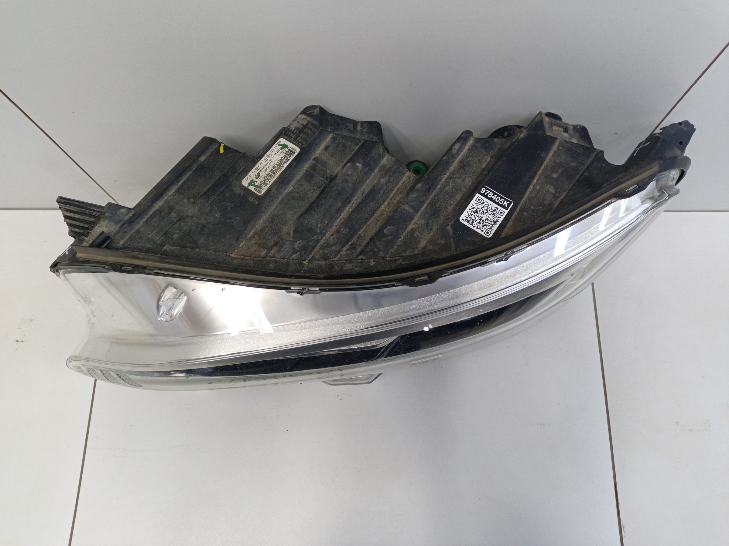 Фара передняя левая Peugeot Traveller