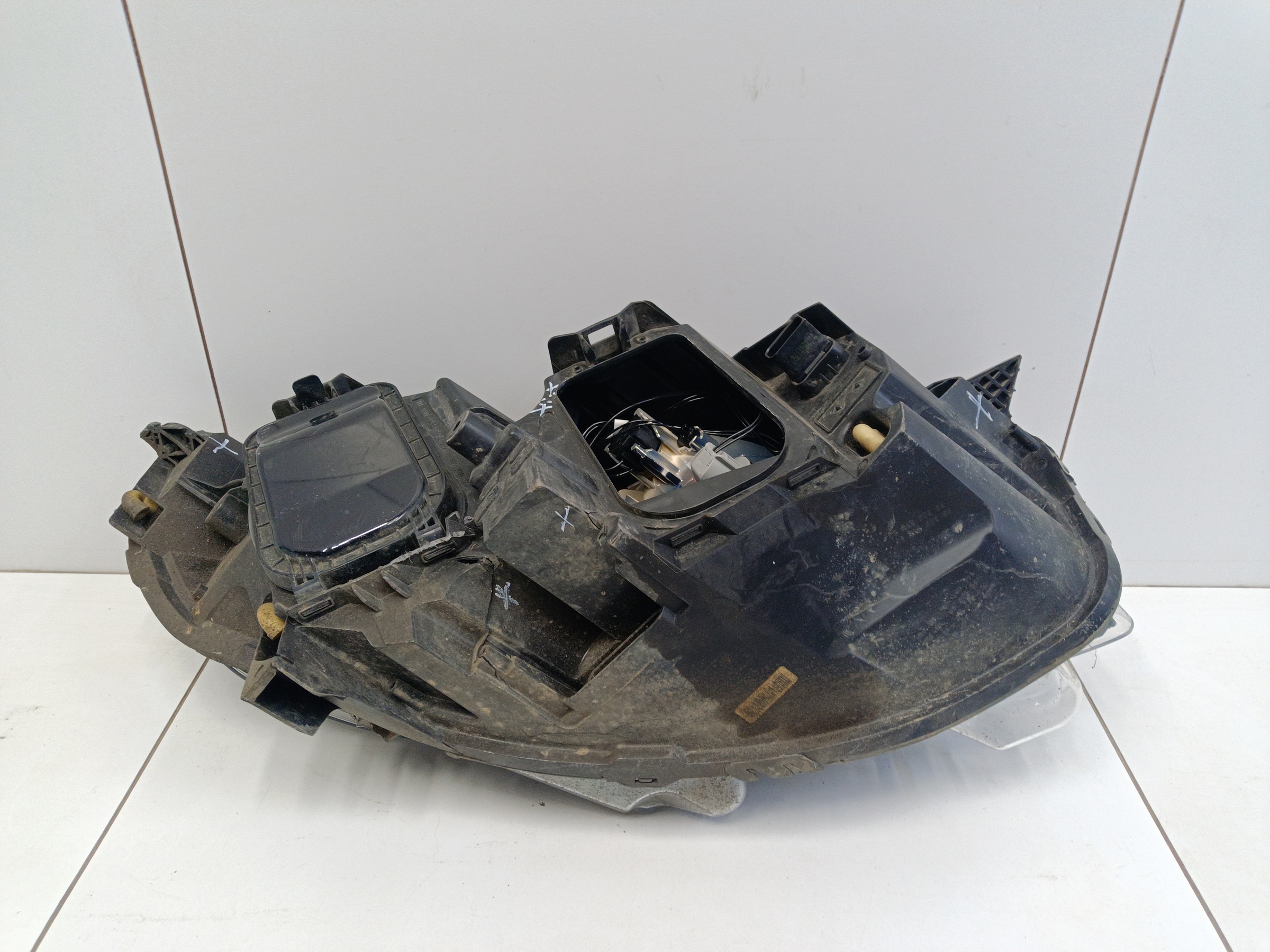 Фара передняя левая Peugeot Traveller